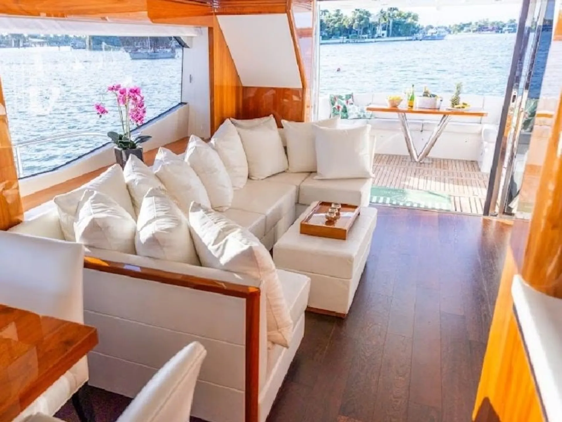 Sunseeker 75 Flybridge in Miami Beach, FL — photo 10