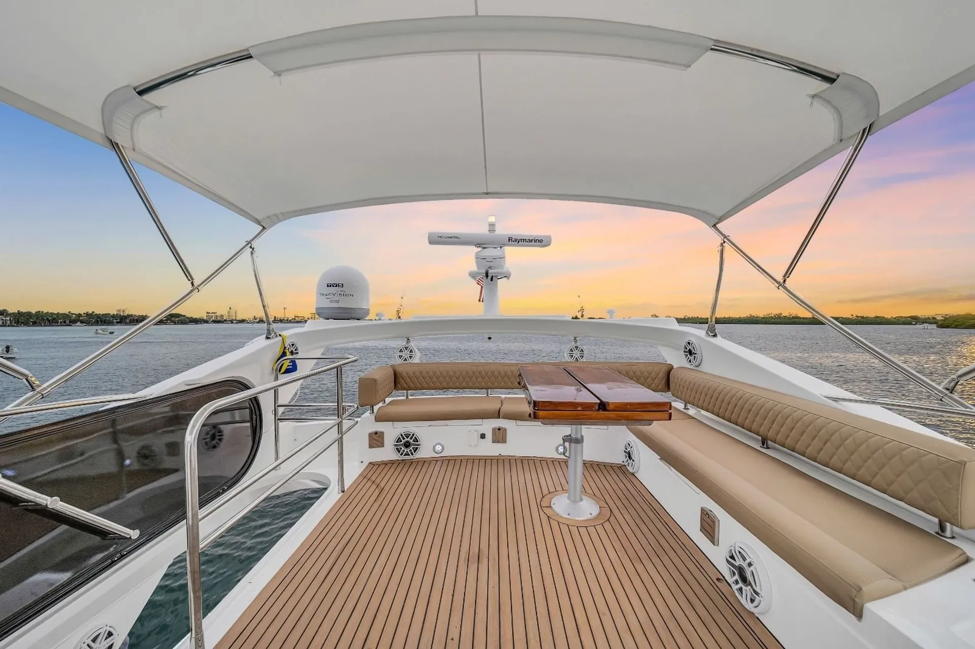 Sunseeker Manhattan 70 in Miami Beach, FL — photo 5