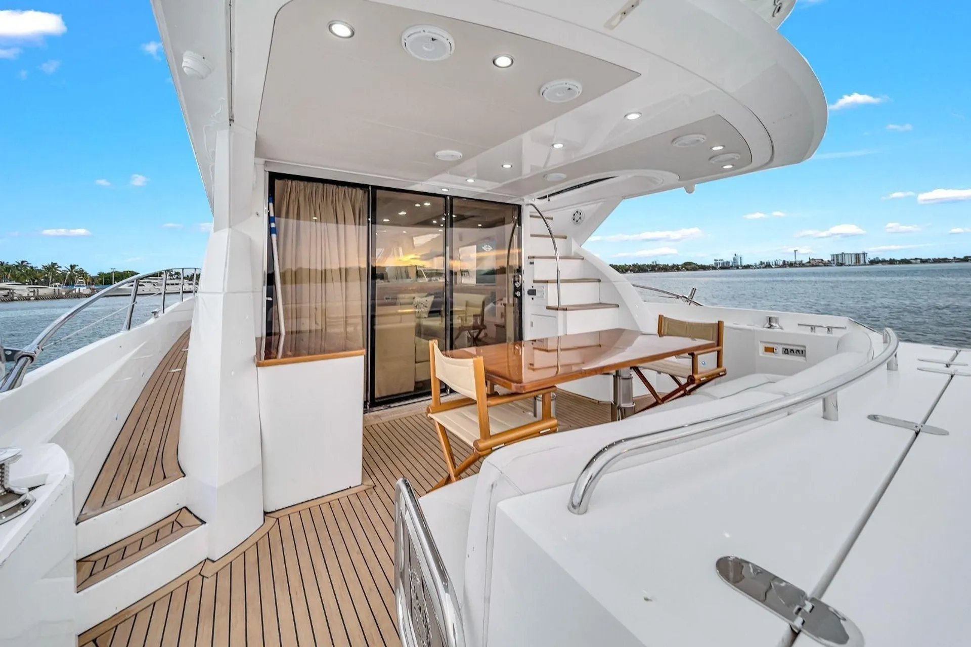 Sunseeker Manhattan 70 in Miami Beach, FL — photo 4