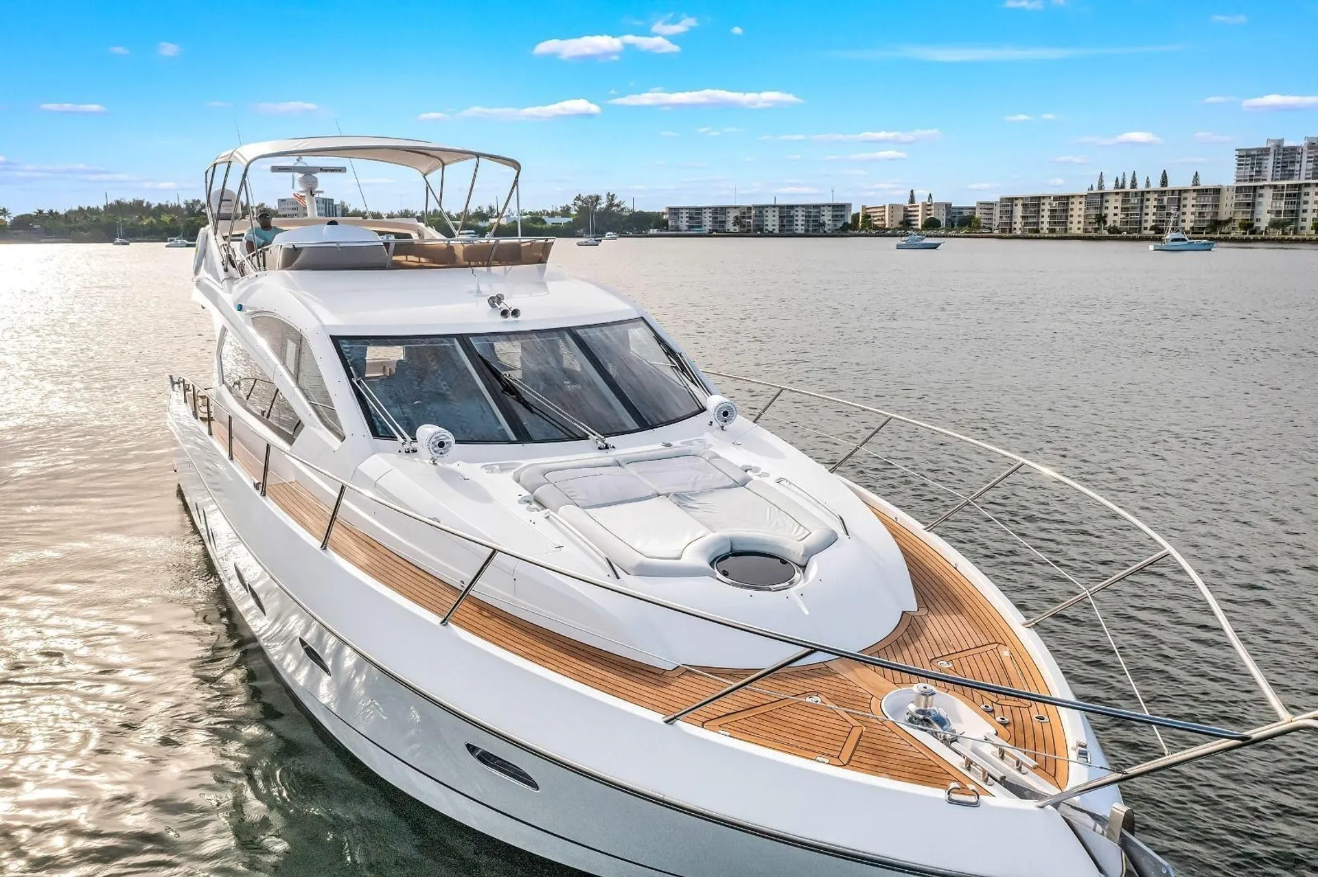 Sunseeker Manhattan 70 in Miami Beach, FL — photo 3