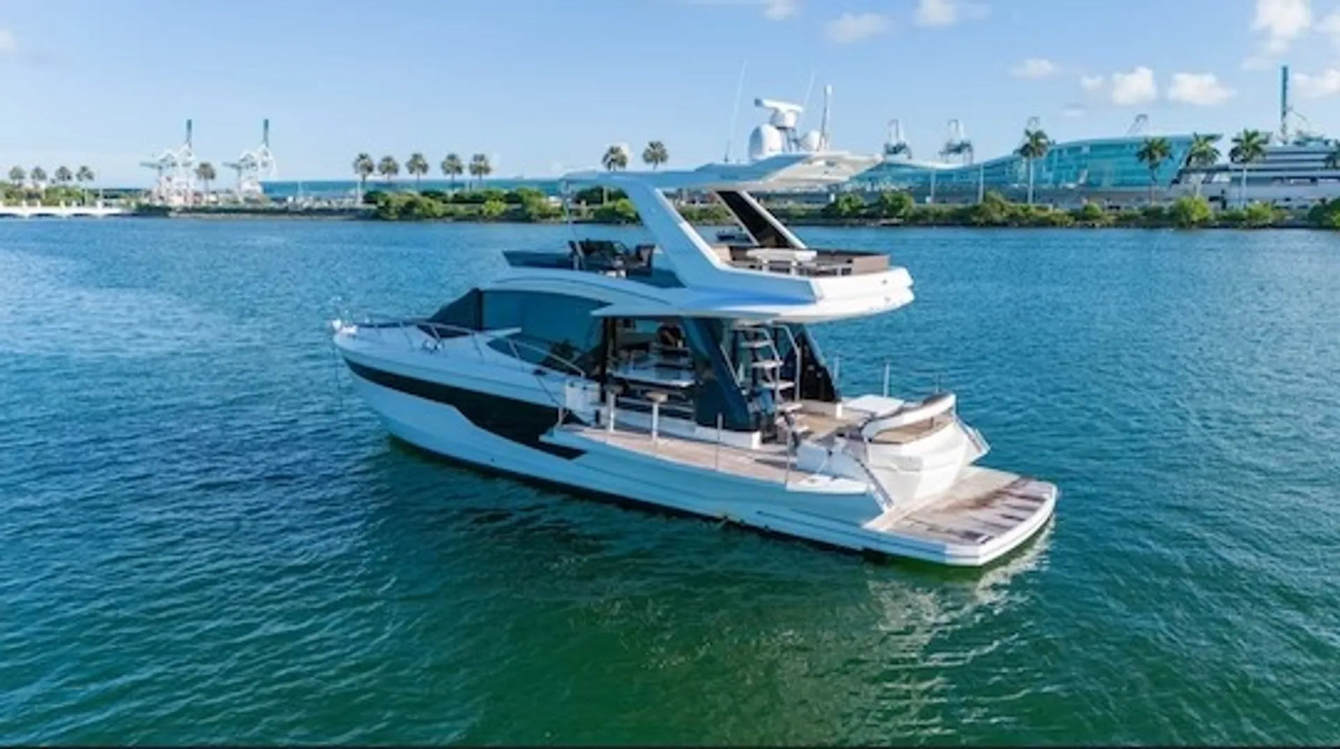 Galeon 530 FLY in Miami, FL