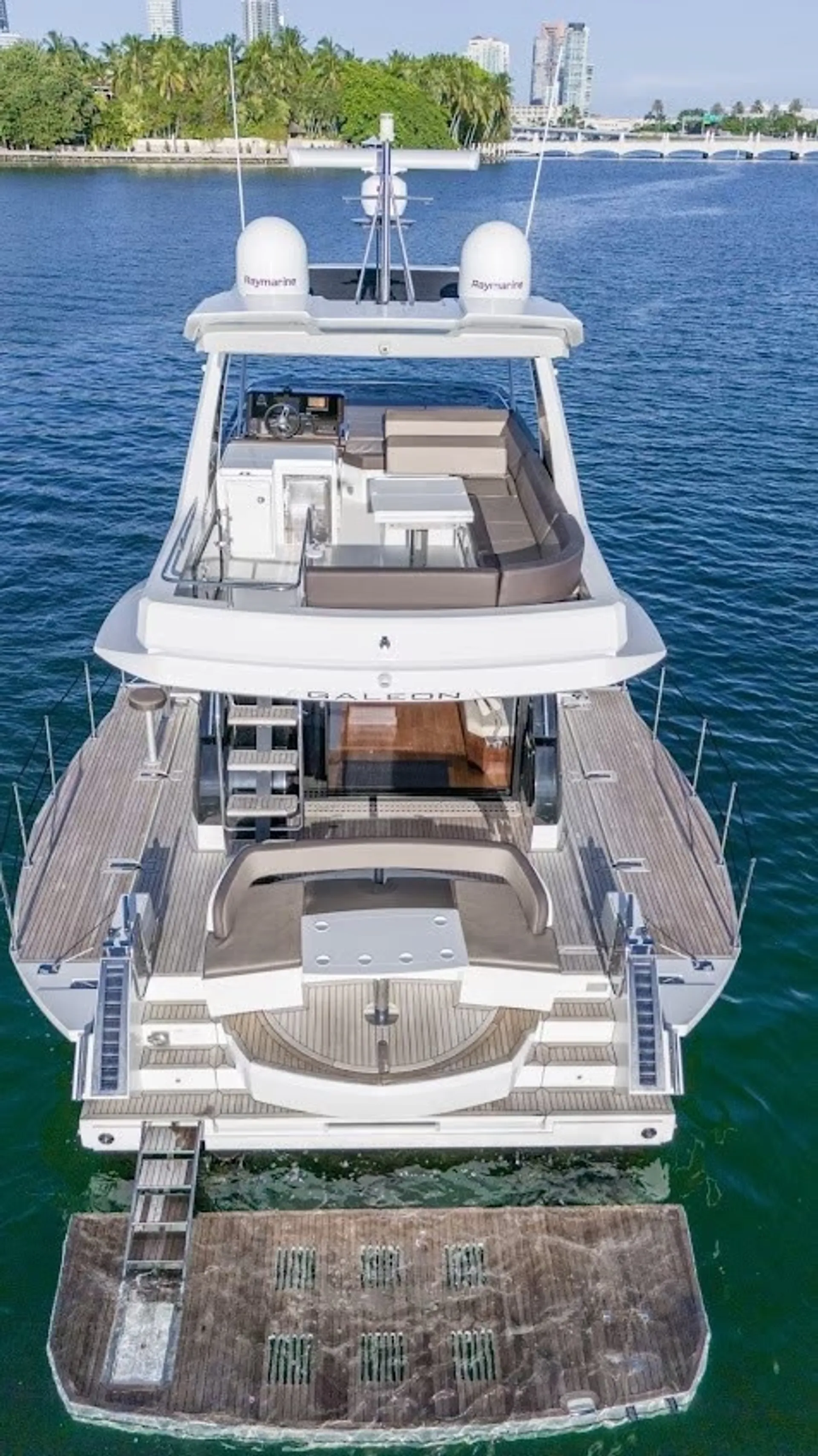 Galeon 530 FLY in Miami, FL — photo 2