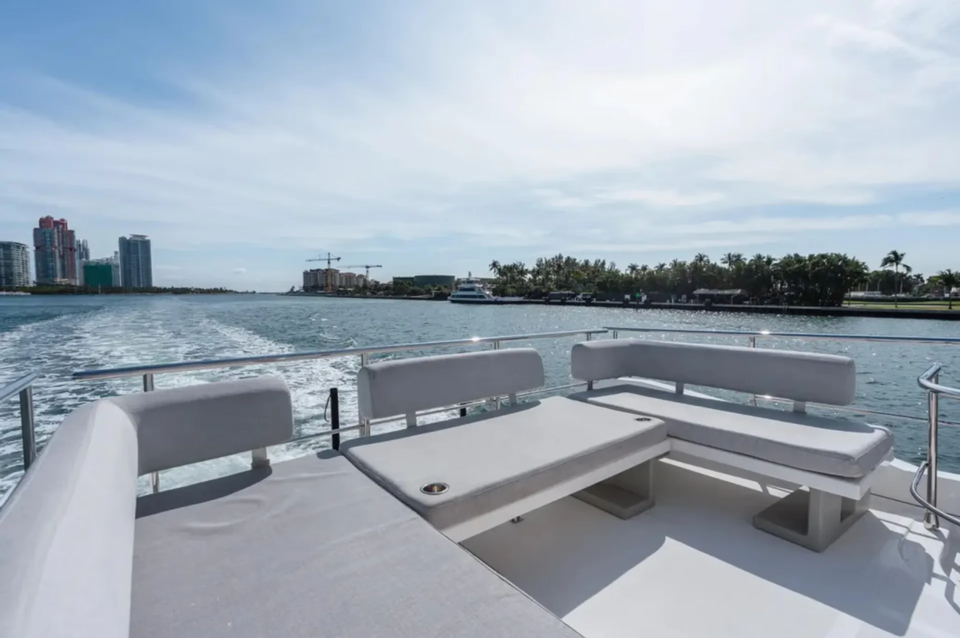 Azimut 50 Flybridge in Miami Beach, FL — photo 6