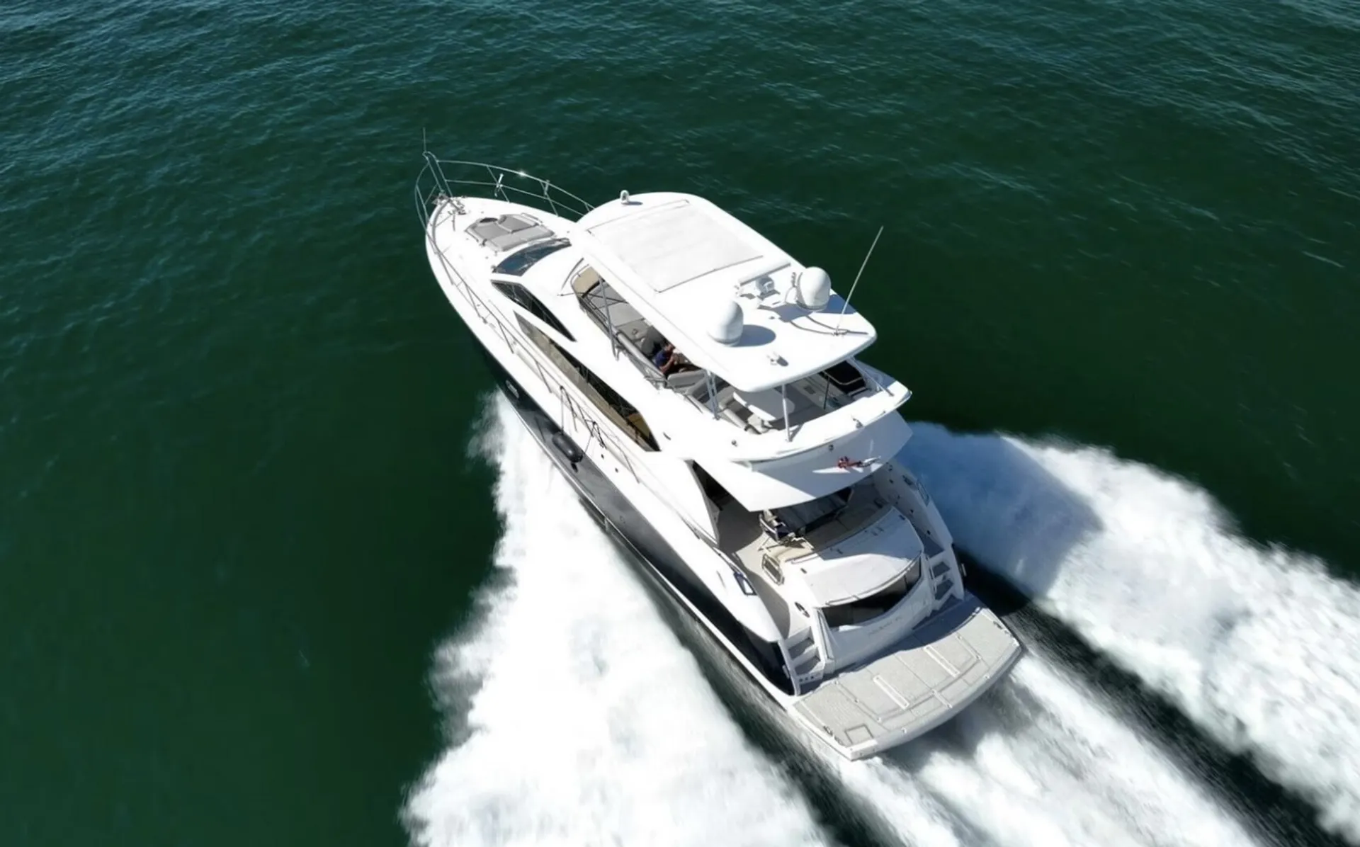 Sunseeker Manhattan 70 in Miami Beach, FL — photo 3