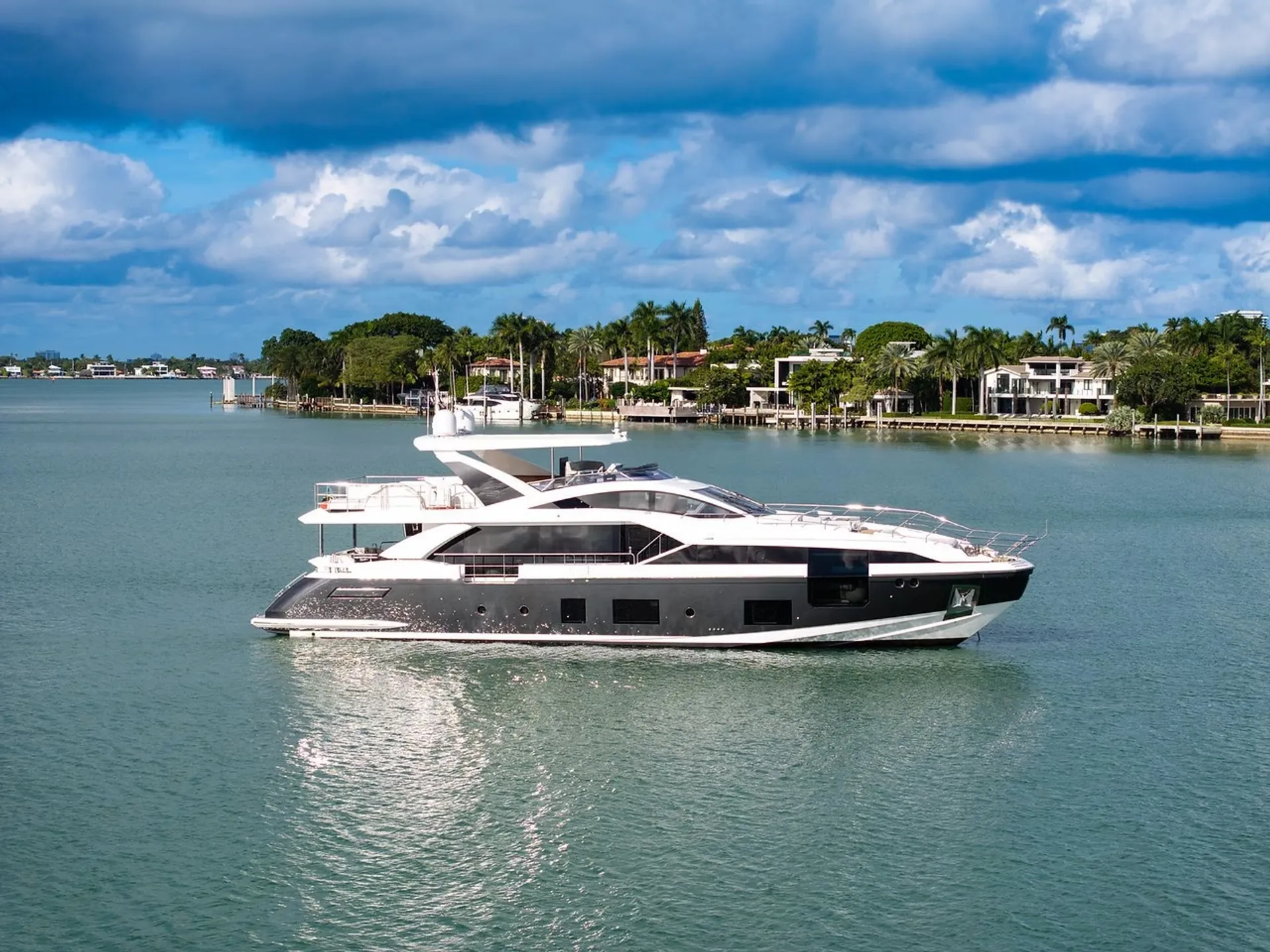 Azimut 27m Grande in Miami, FL