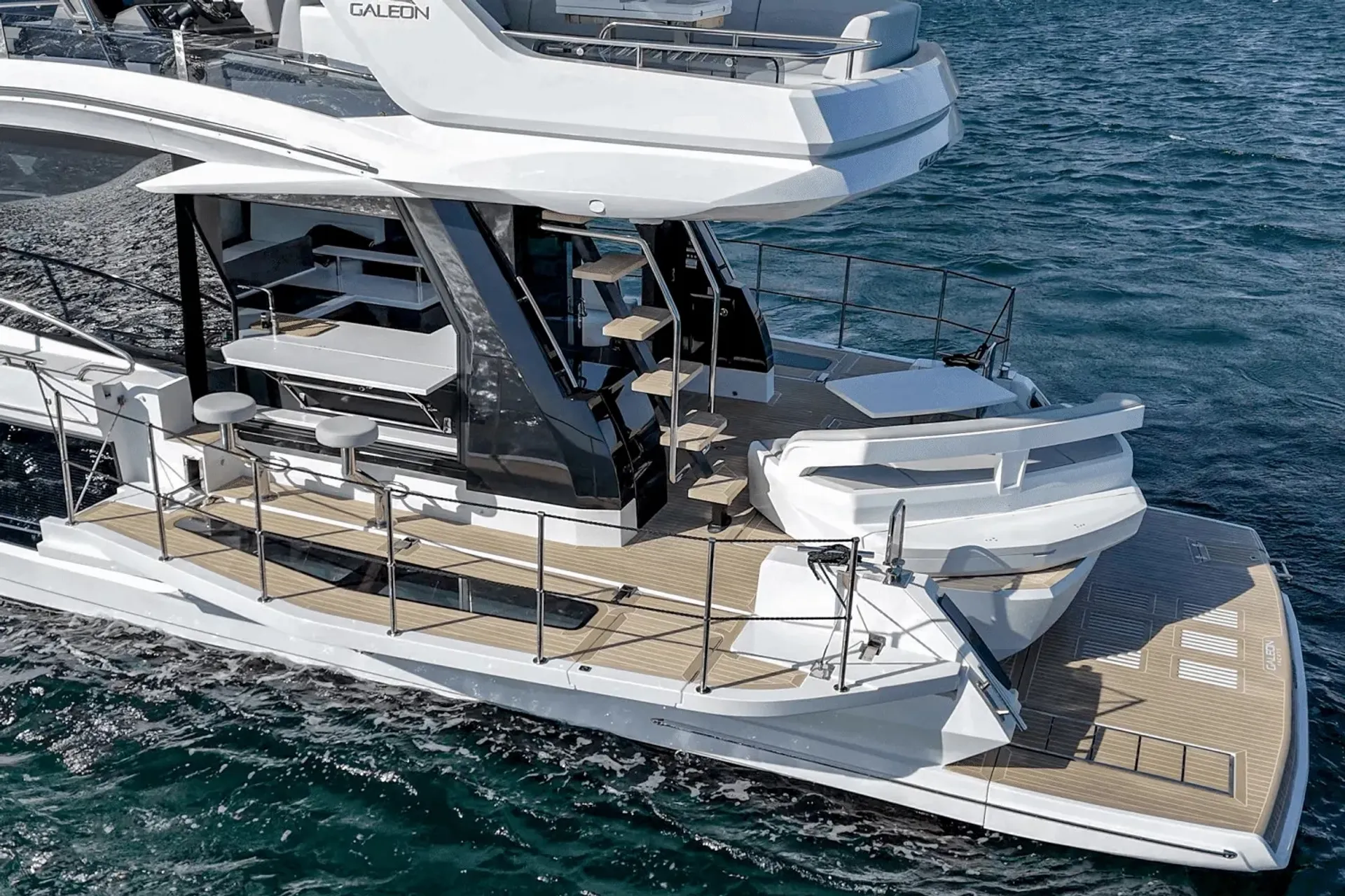 Galeon 530 FLY in Miami, FL — photo 6