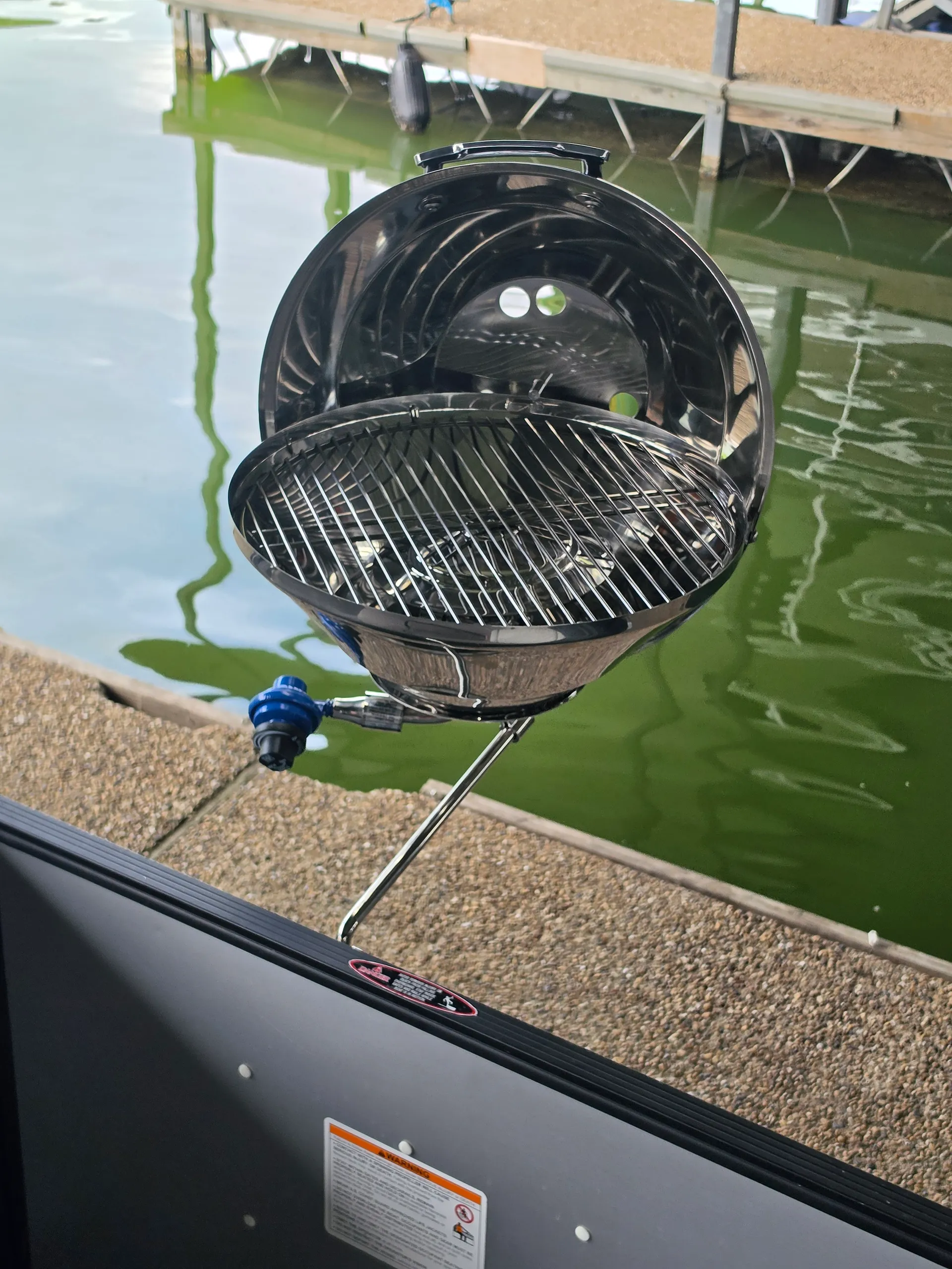Beautiful Tritoon available on Lake Ray Hubbard