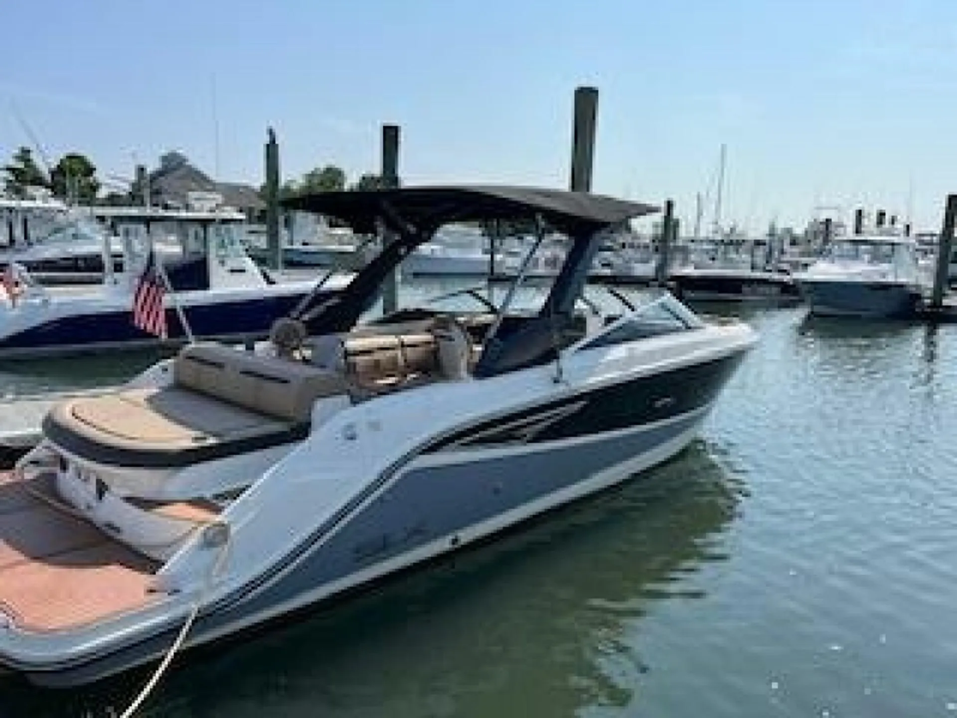 2016 Sea Ray 280 SLX | Luxury & Fun on the Water. 