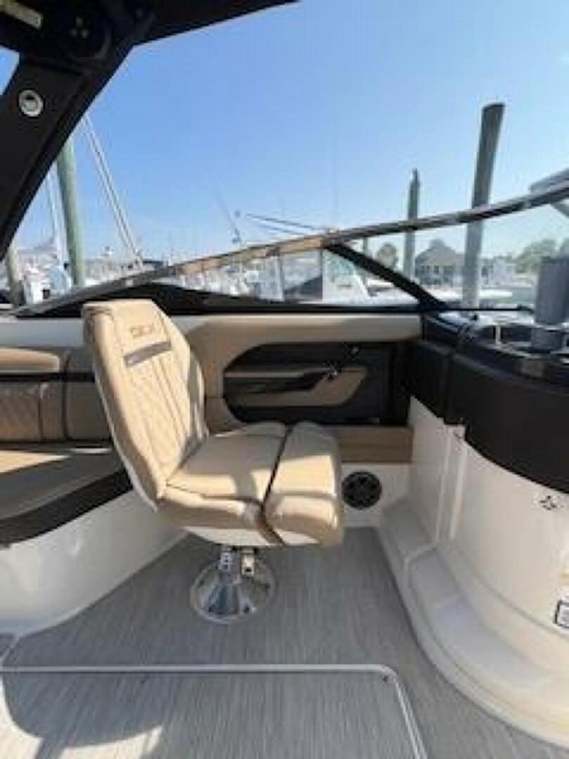 2016 Sea Ray 280 SLX | Luxury & Fun on the Water. 