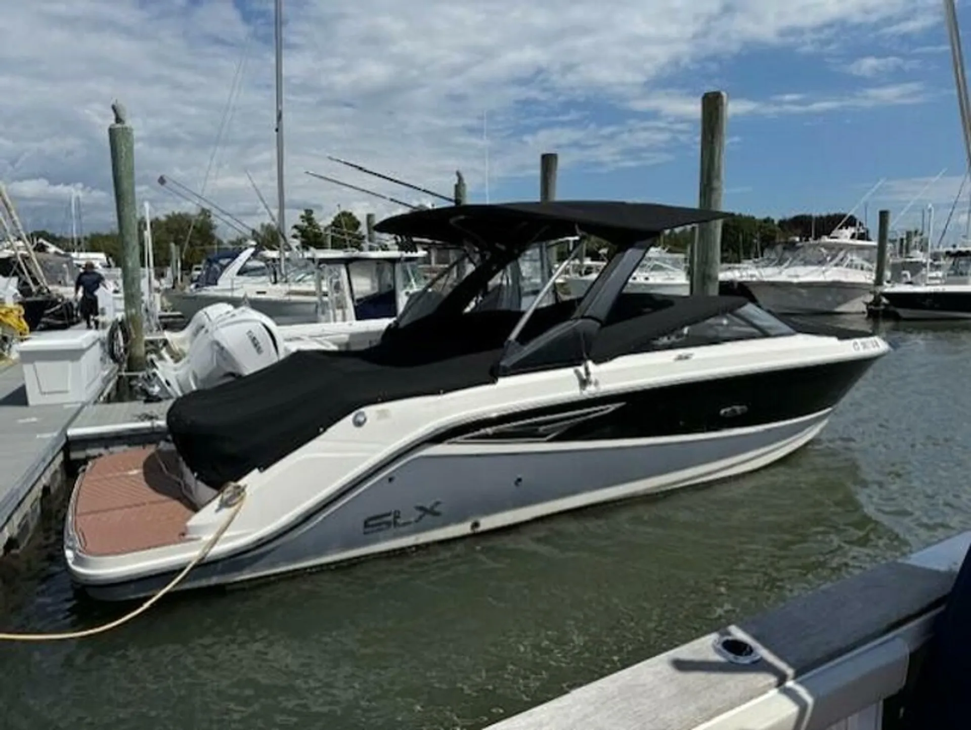 2016 Sea Ray 280 SLX | Luxury & Fun on the Water. 