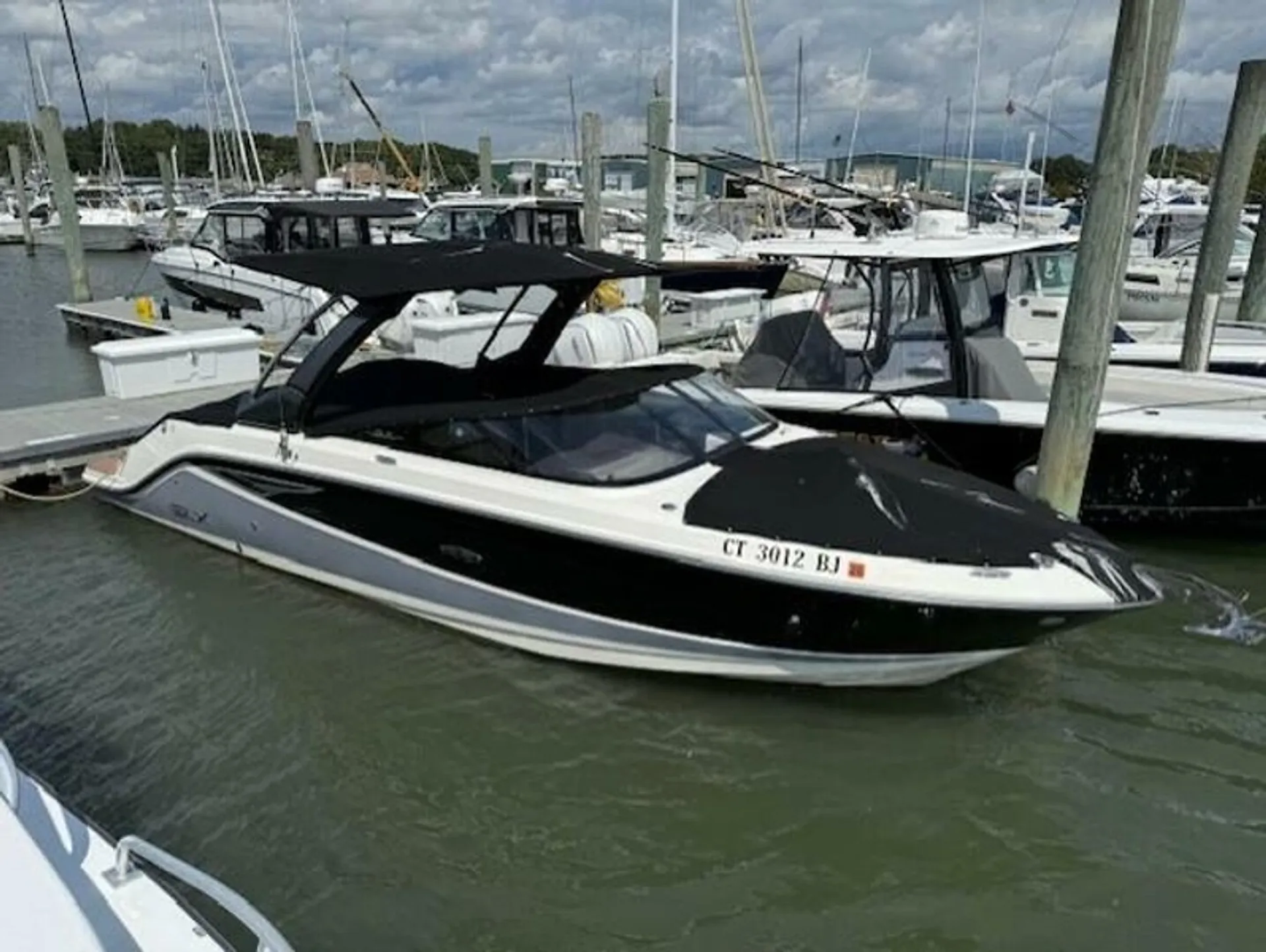 2016 Sea Ray 280 SLX | Luxury & Fun on the Water. 