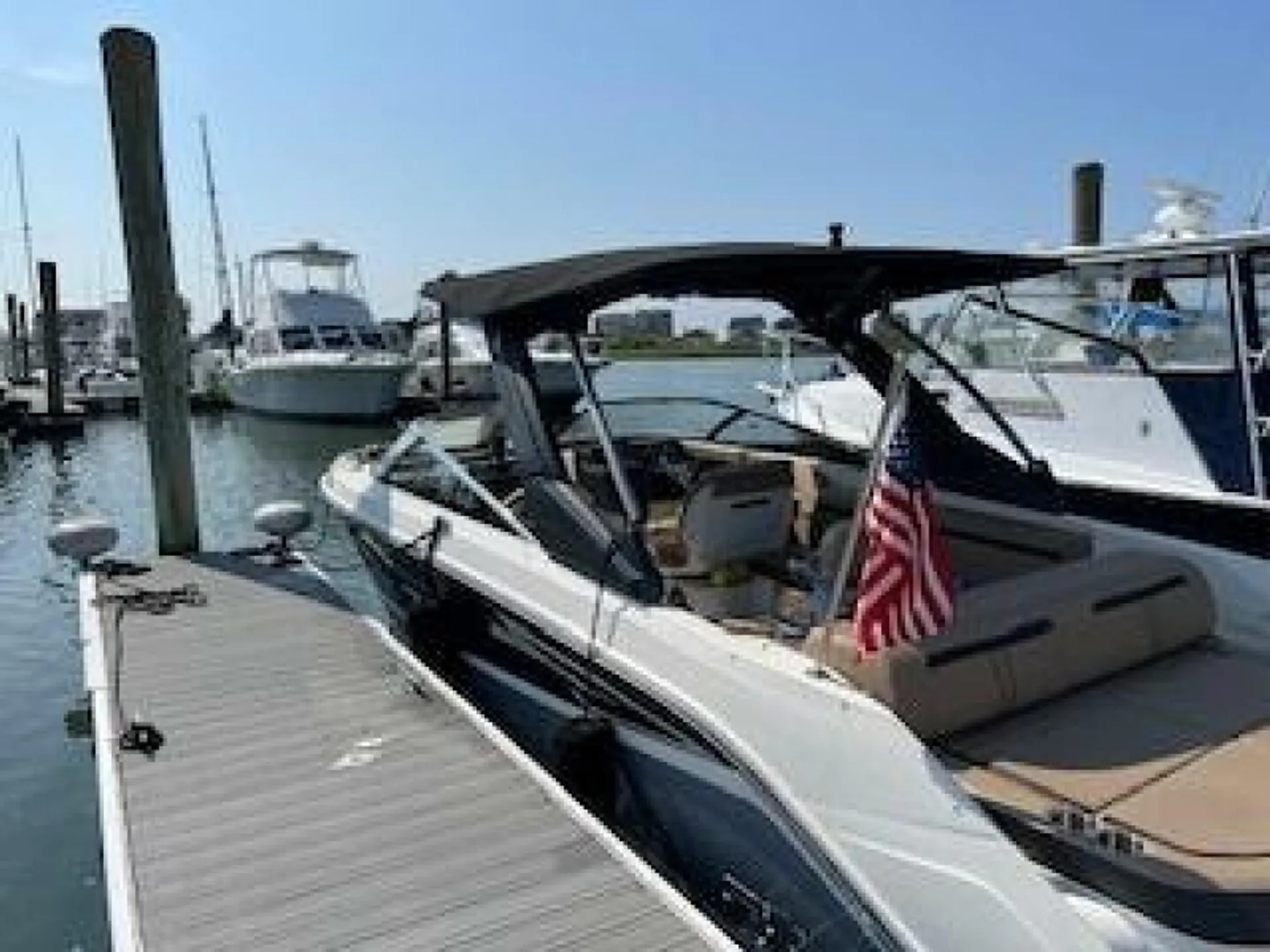 2016 Sea Ray 280 SLX | Luxury & Fun on the Water. 