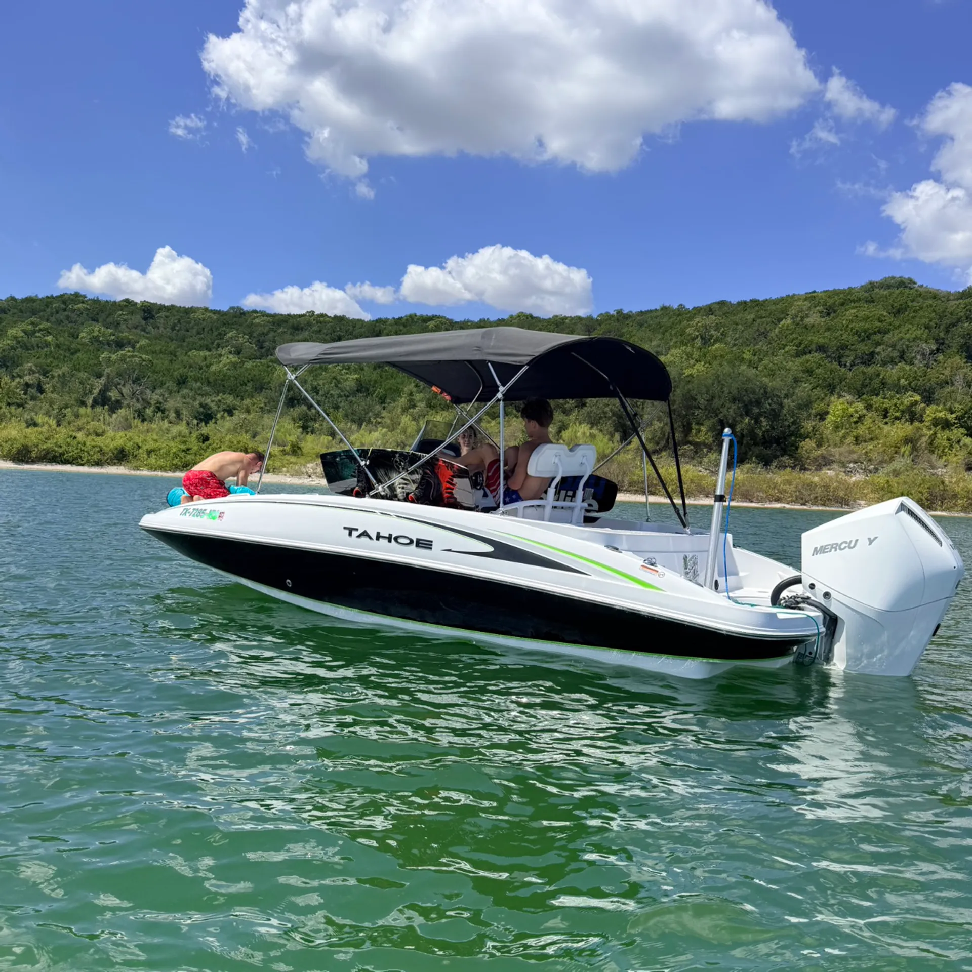 TAHOE BY TRACKER MARINE 2150 CC in Belton, TX