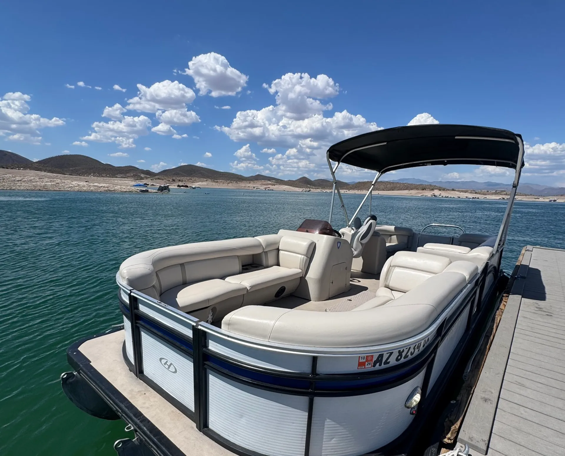 2017 - 24’ Tritoon party barge for rent. 
