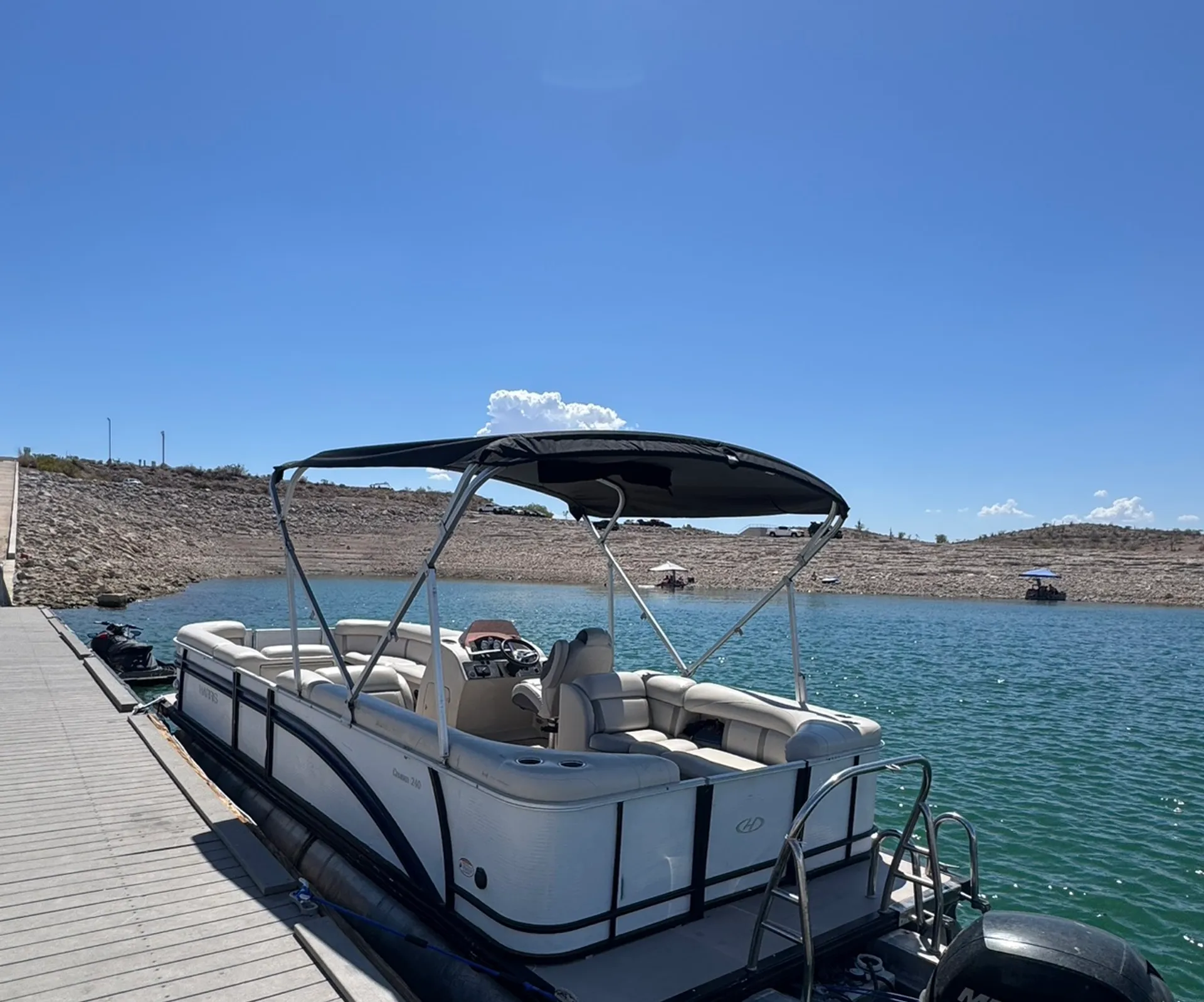 2017 - 24’ Tritoon party barge for rent. 