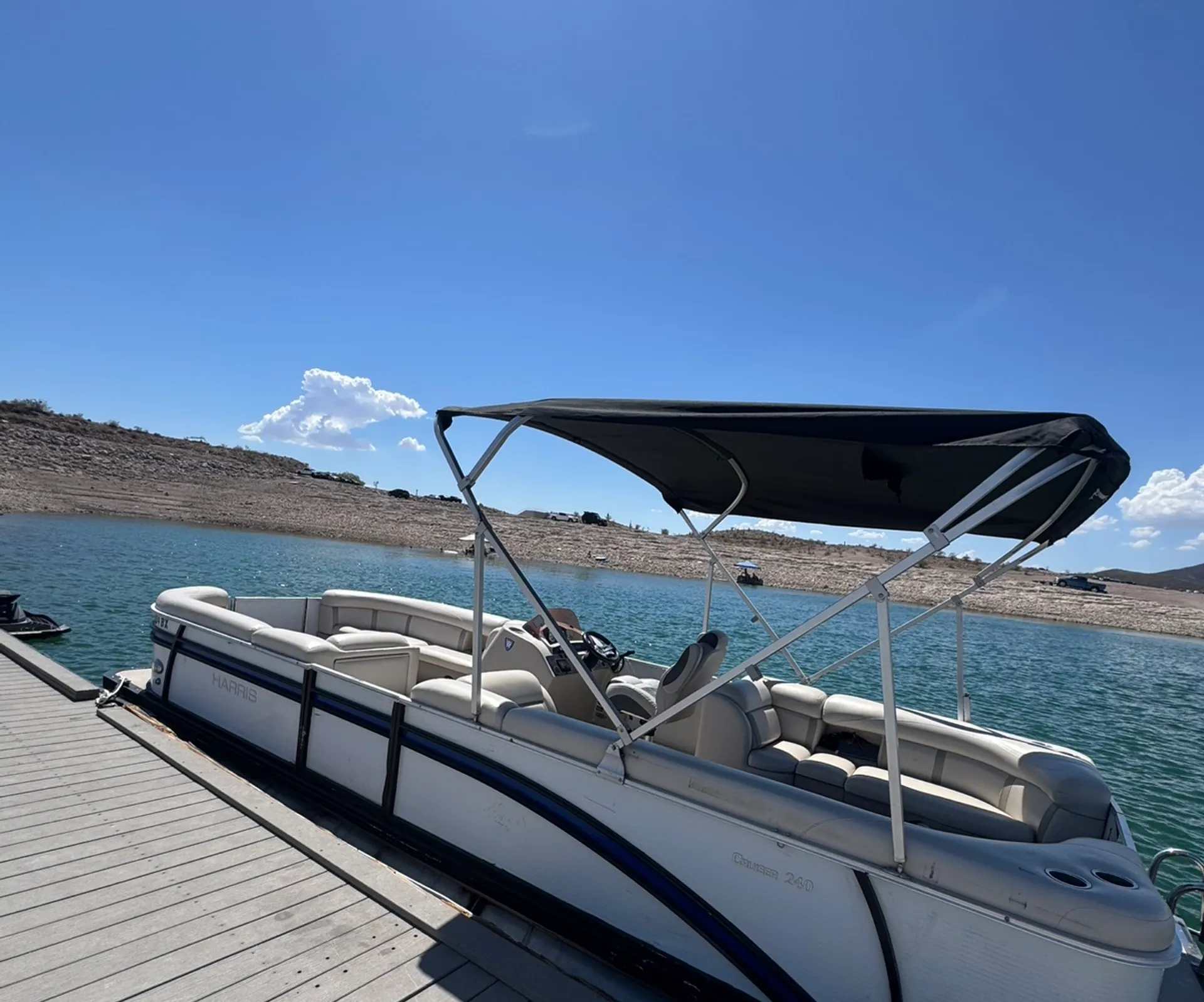 2017 - 24’ Tritoon party barge for rent. 