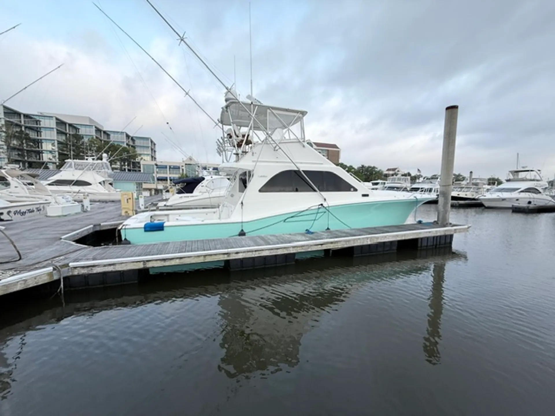 CABO YACHTS 47 EXPRESS FLYBRIDGE SPORTFISHER in Pensacola, FL — photo 2
