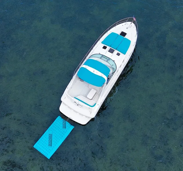 Rent a Sea Ray Boats motor yacht in Miami, FL near me