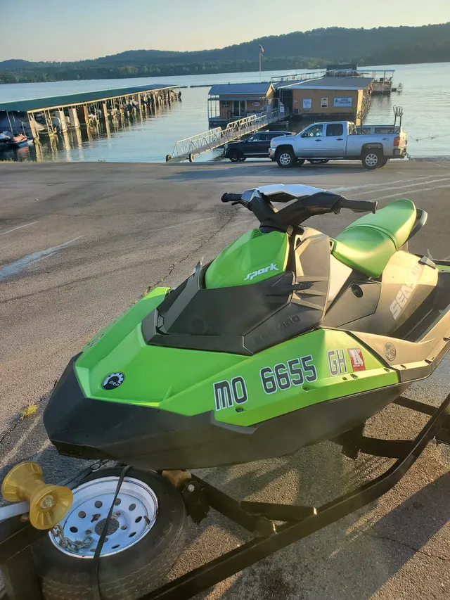 Rent a Sea-doo jet ski / personal water craft in Branson, MO near me