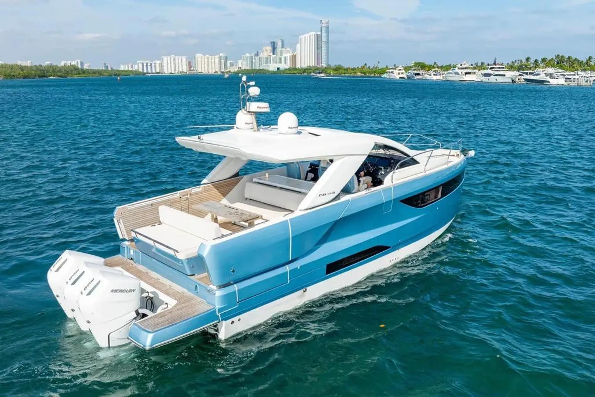 Jeanneau 43 in Miami, FL — photo 2