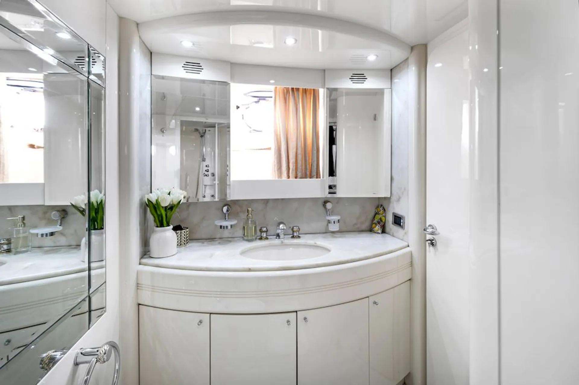 Azimut Grande 27 METRI in Miami Beach, FL — photo 3