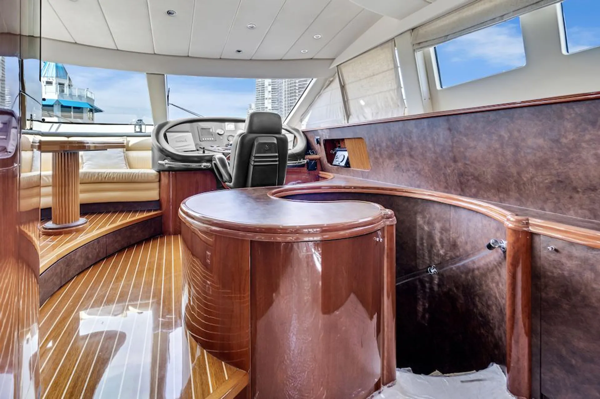 Azimut Grande 27 METRI in Miami Beach, FL — photo 9