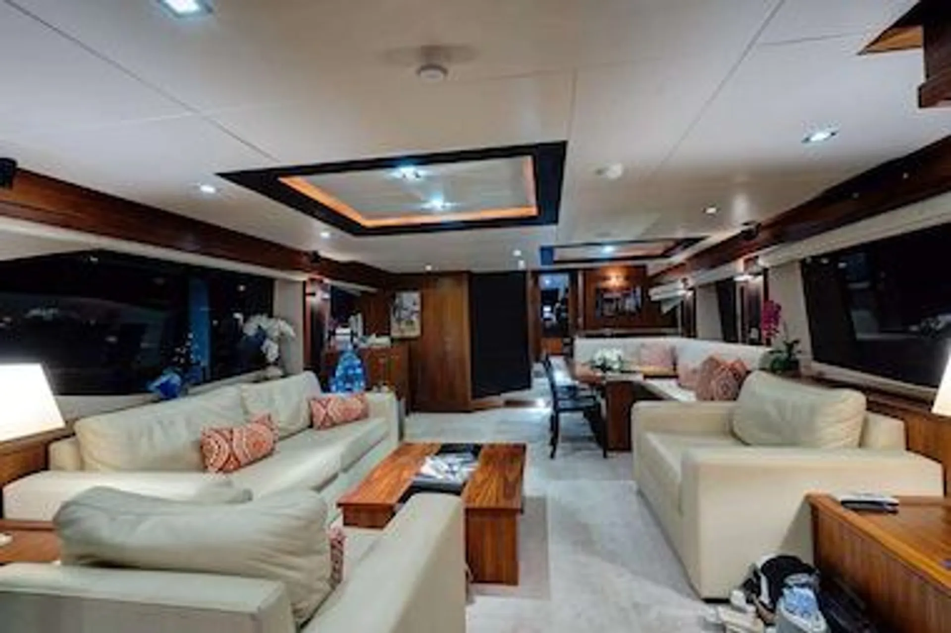 Sunseeker  Manhattan 88 in Tampa, FL — photo 4