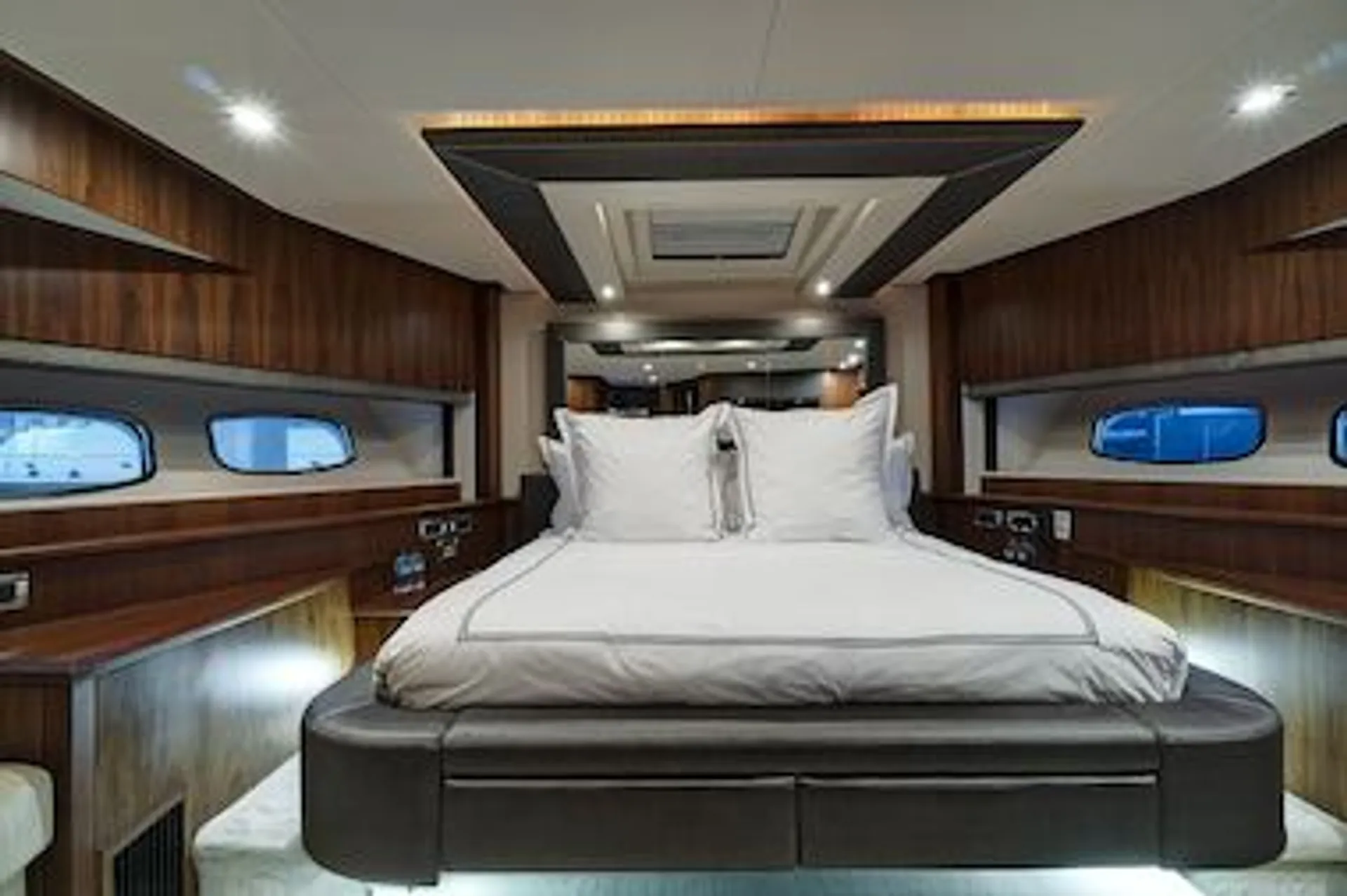 Sunseeker  Manhattan 88 in Tampa, FL — photo 6