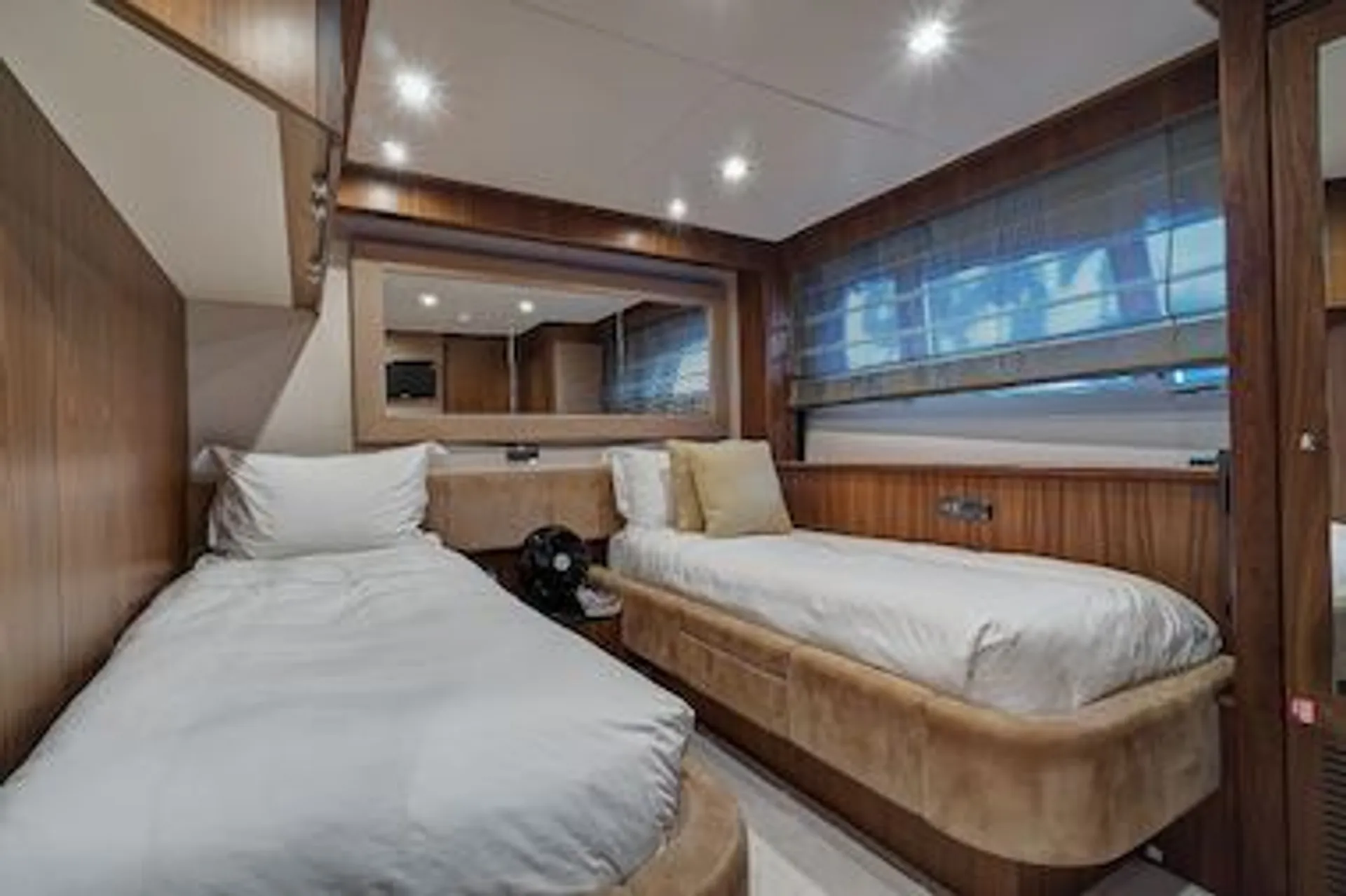 Sunseeker  Manhattan 88 in Tampa, FL — photo 7