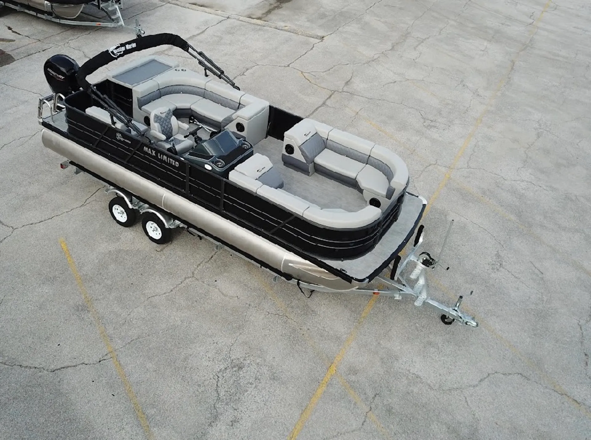 New 24 foot Tri-toon - Spacious, Powerful &amp; Ready for the water