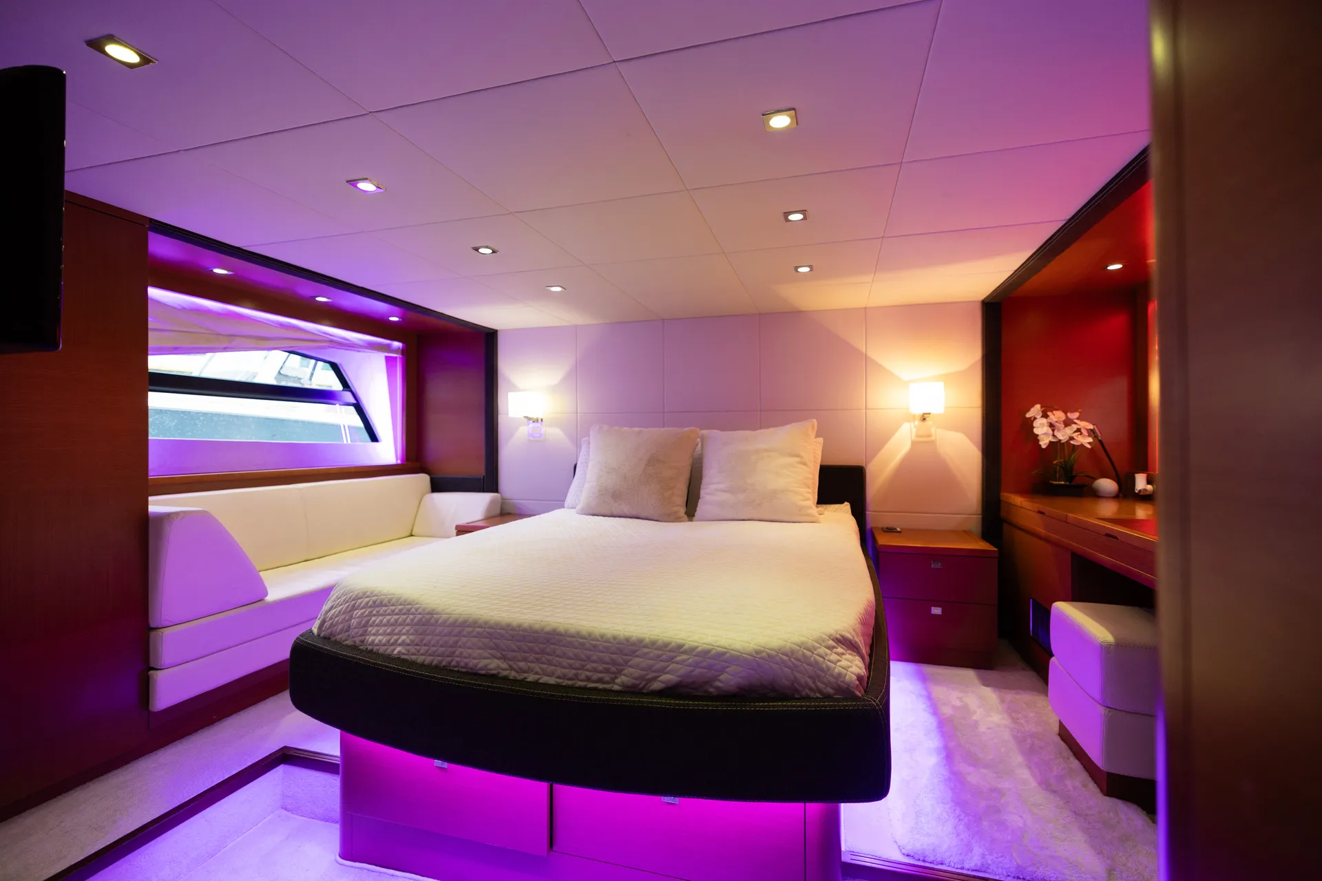 Beneteau USA prestige 620 fly in Miami, FL — photo 6