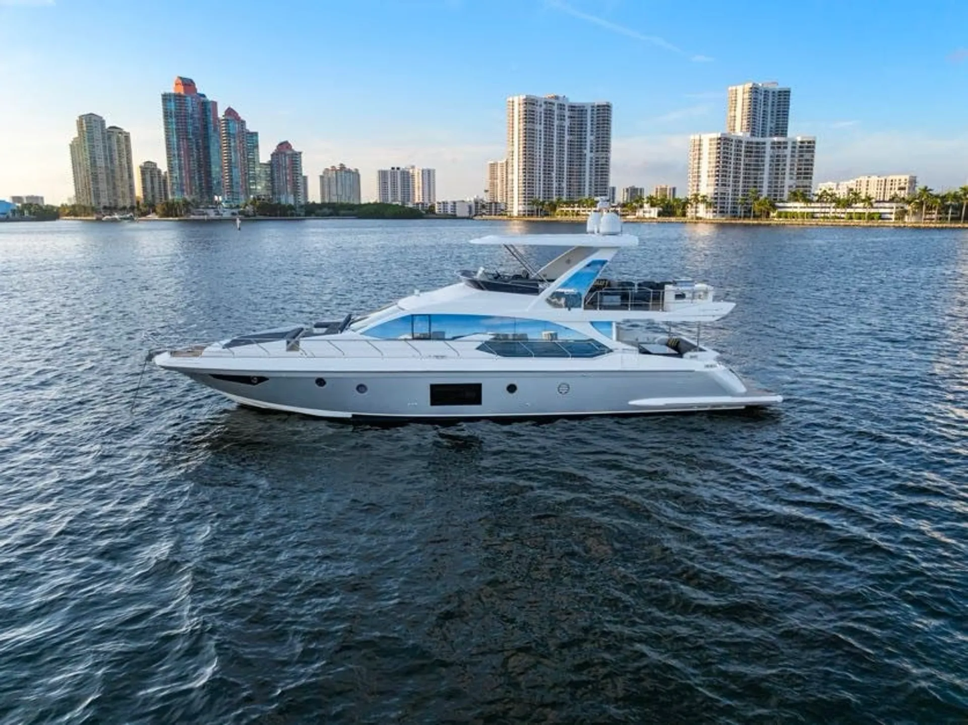 Azimut 68 FLYBRIDGE in Miami, FL