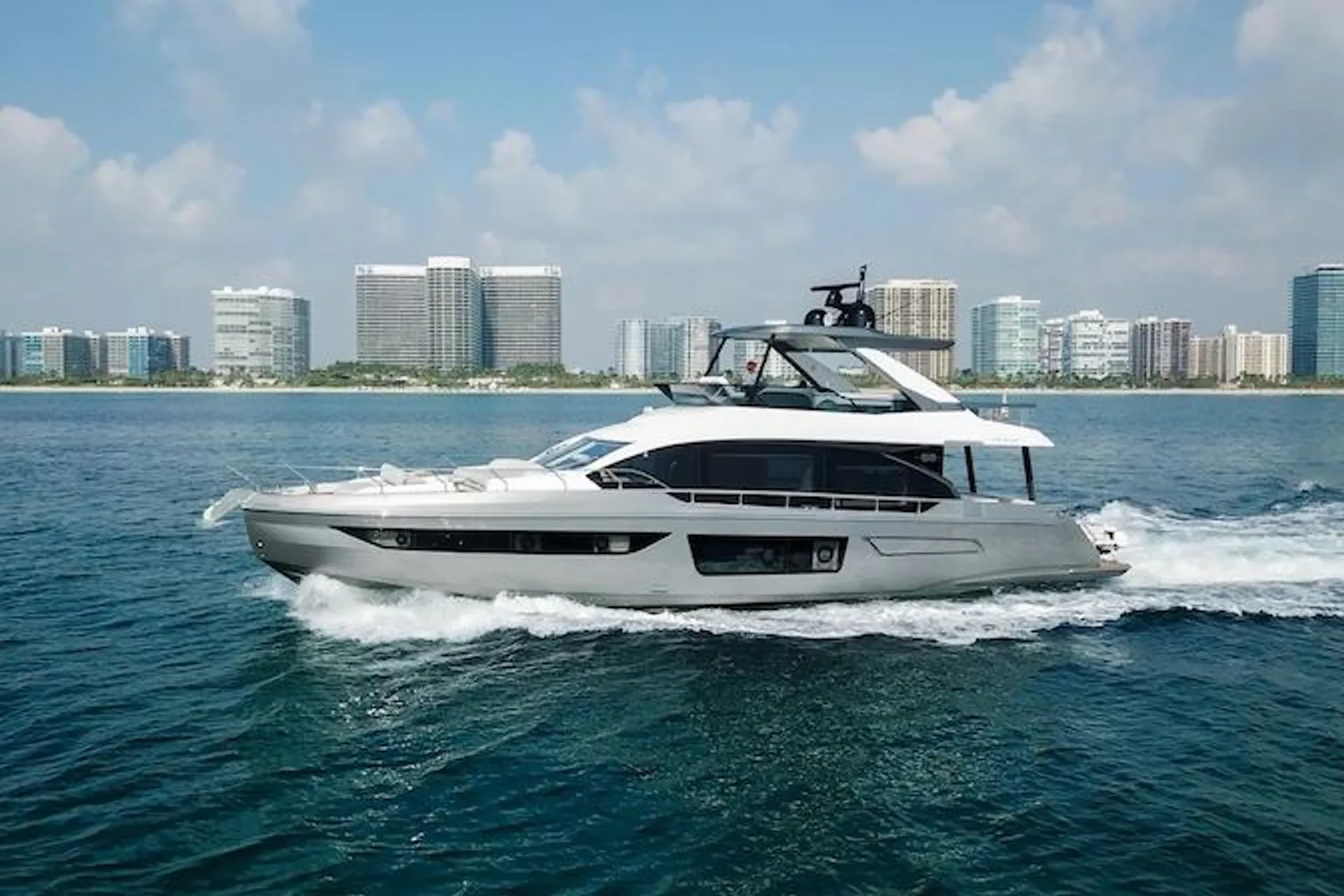 Azimut  70 Flybridge in Miami Beach, FL