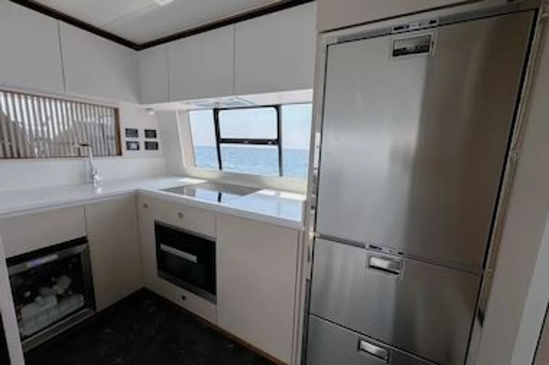 Azimut  70 Flybridge in Miami Beach, FL — photo 10