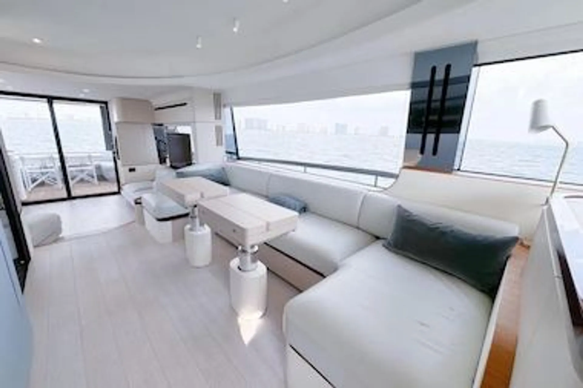 Azimut  70 Flybridge in Miami Beach, FL — photo 9