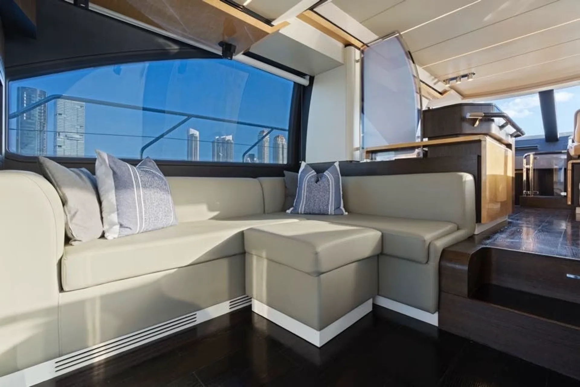 Azimut 68 FLYBRIDGE in Miami, FL — photo 9