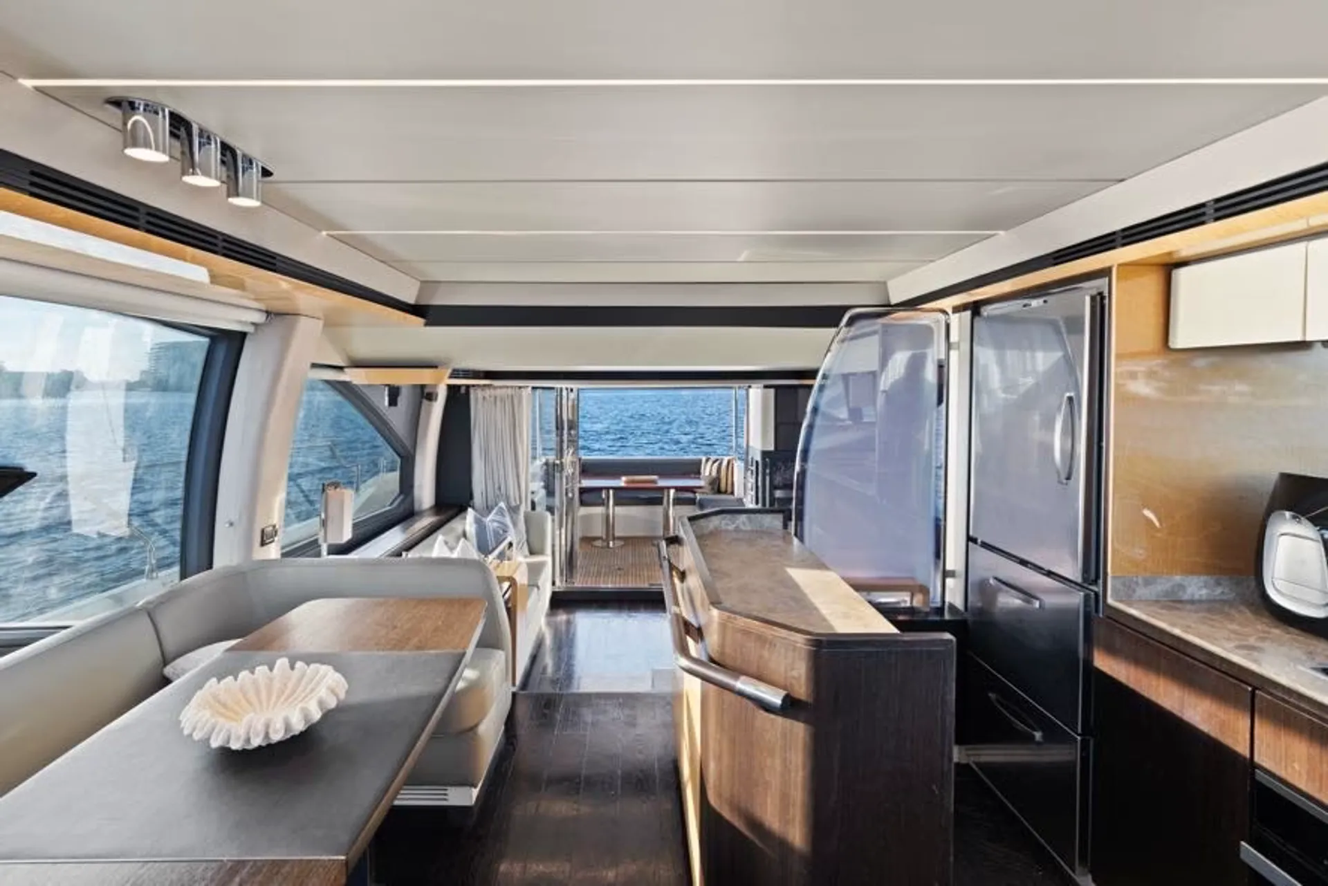 Azimut 68 FLYBRIDGE in Miami, FL — photo 10