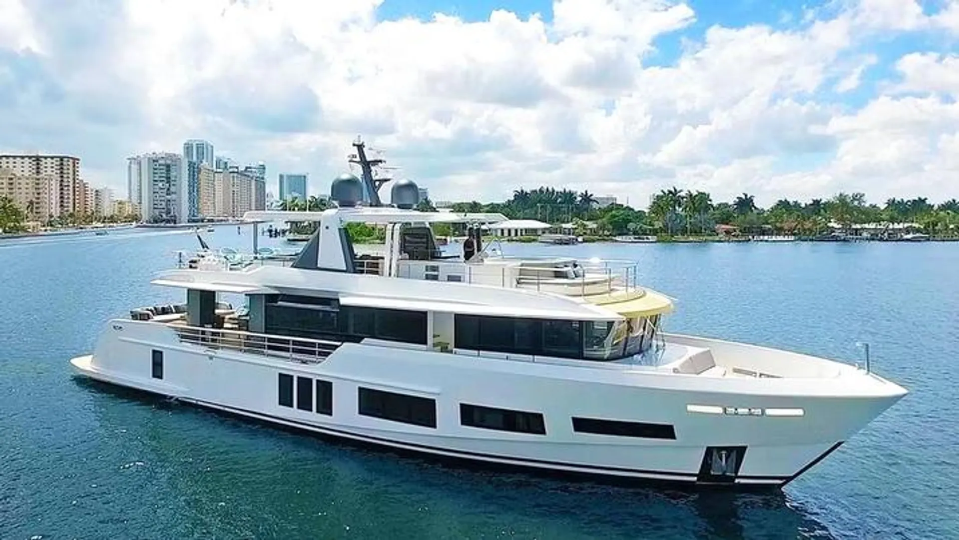 Alpha 106 Al Fresco in Miami, FL