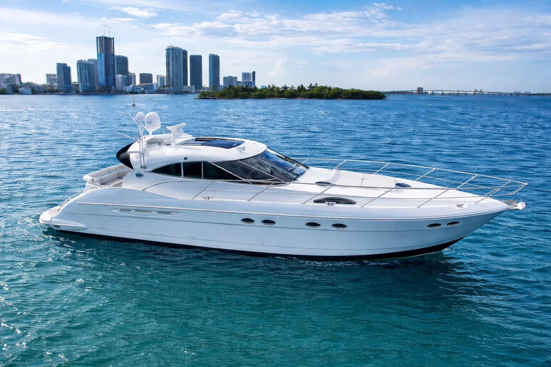 Neptunus Yachts 65 Cabrio in Miami, FL
