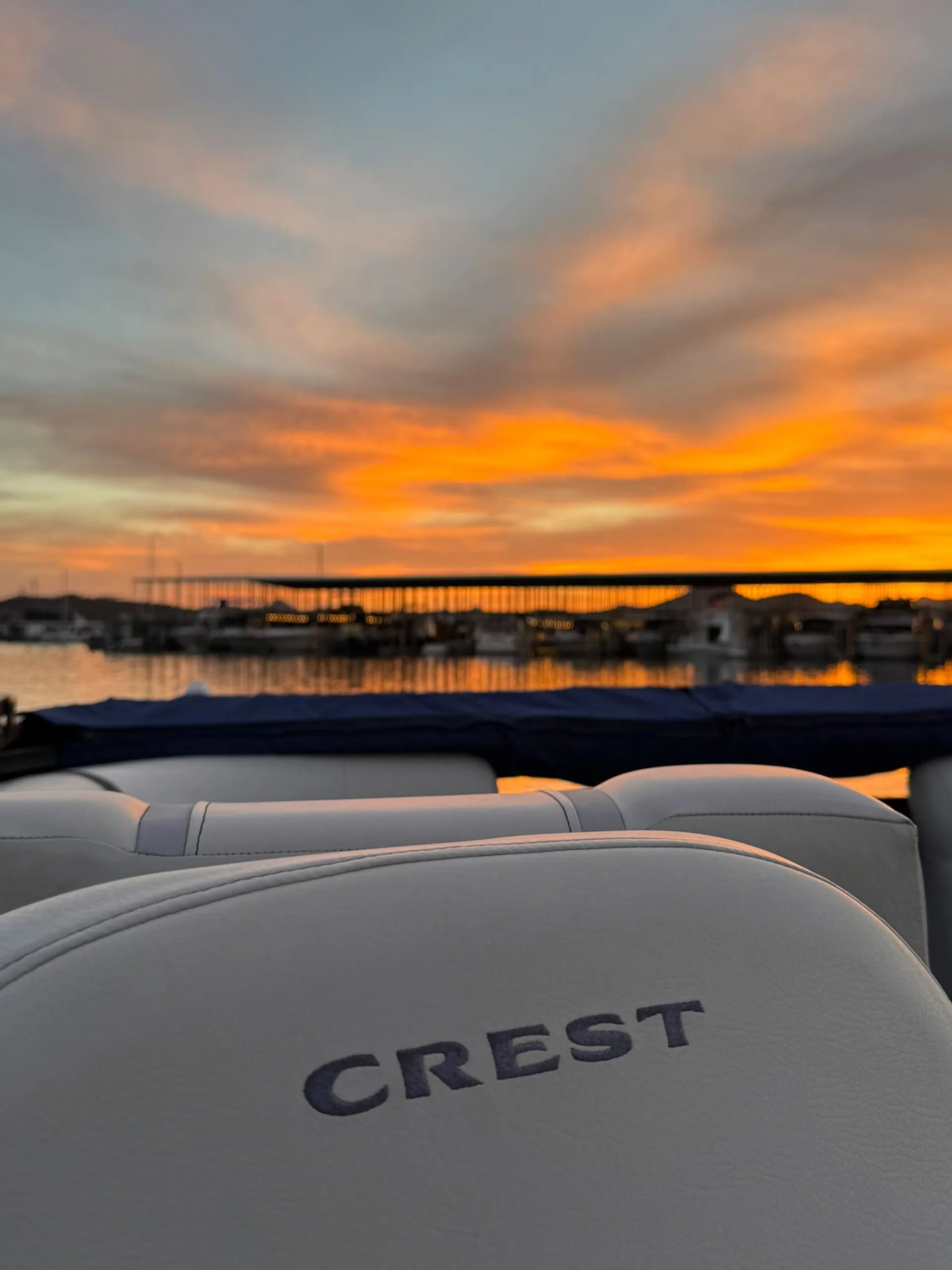 CREST PONTOONS CLASSIC DLX 240 SLC in Scottsdale, AZ — photo 3