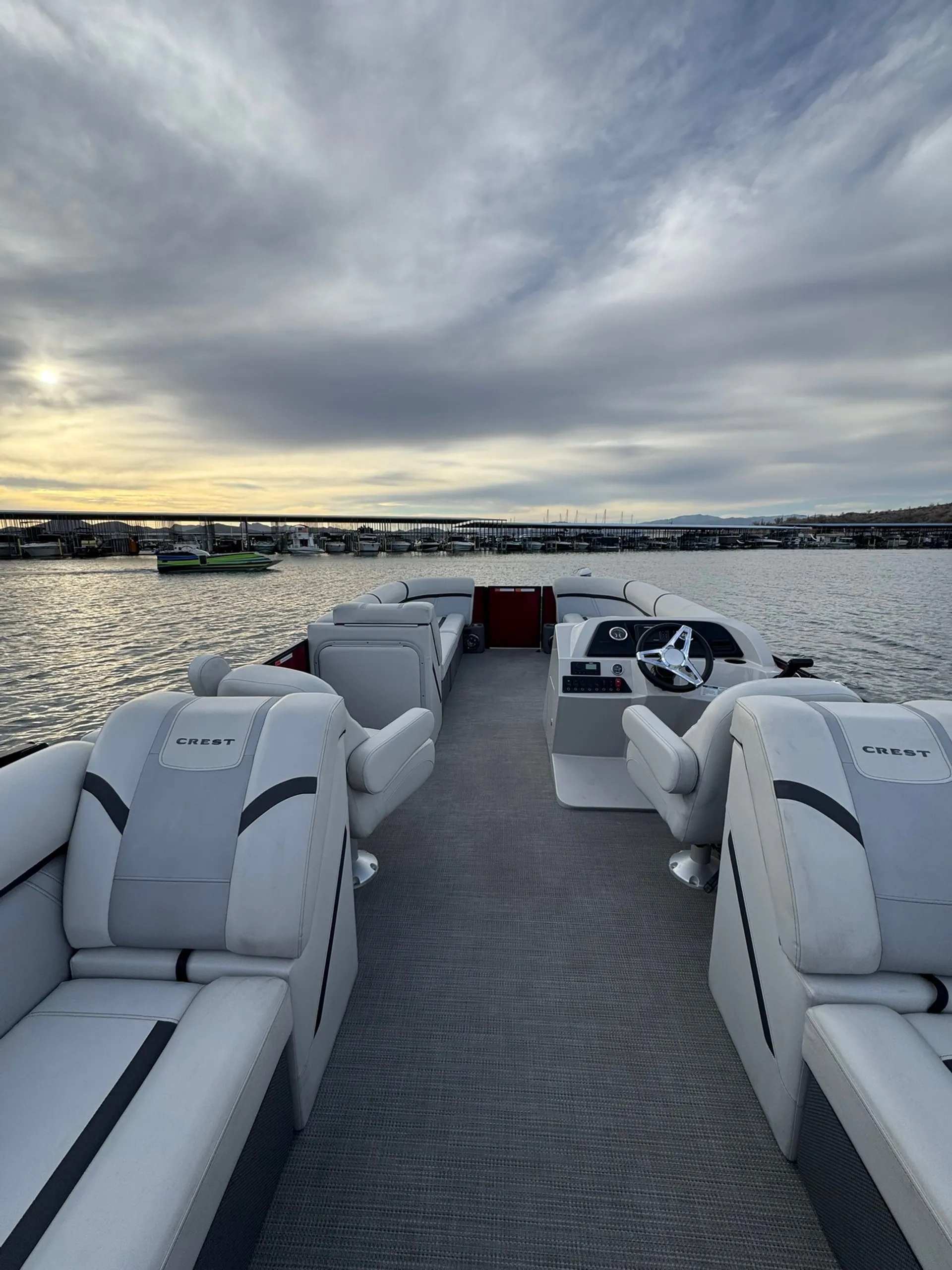 CREST PONTOONS CLASSIC DLX 240 SLC in Scottsdale, AZ — photo 2
