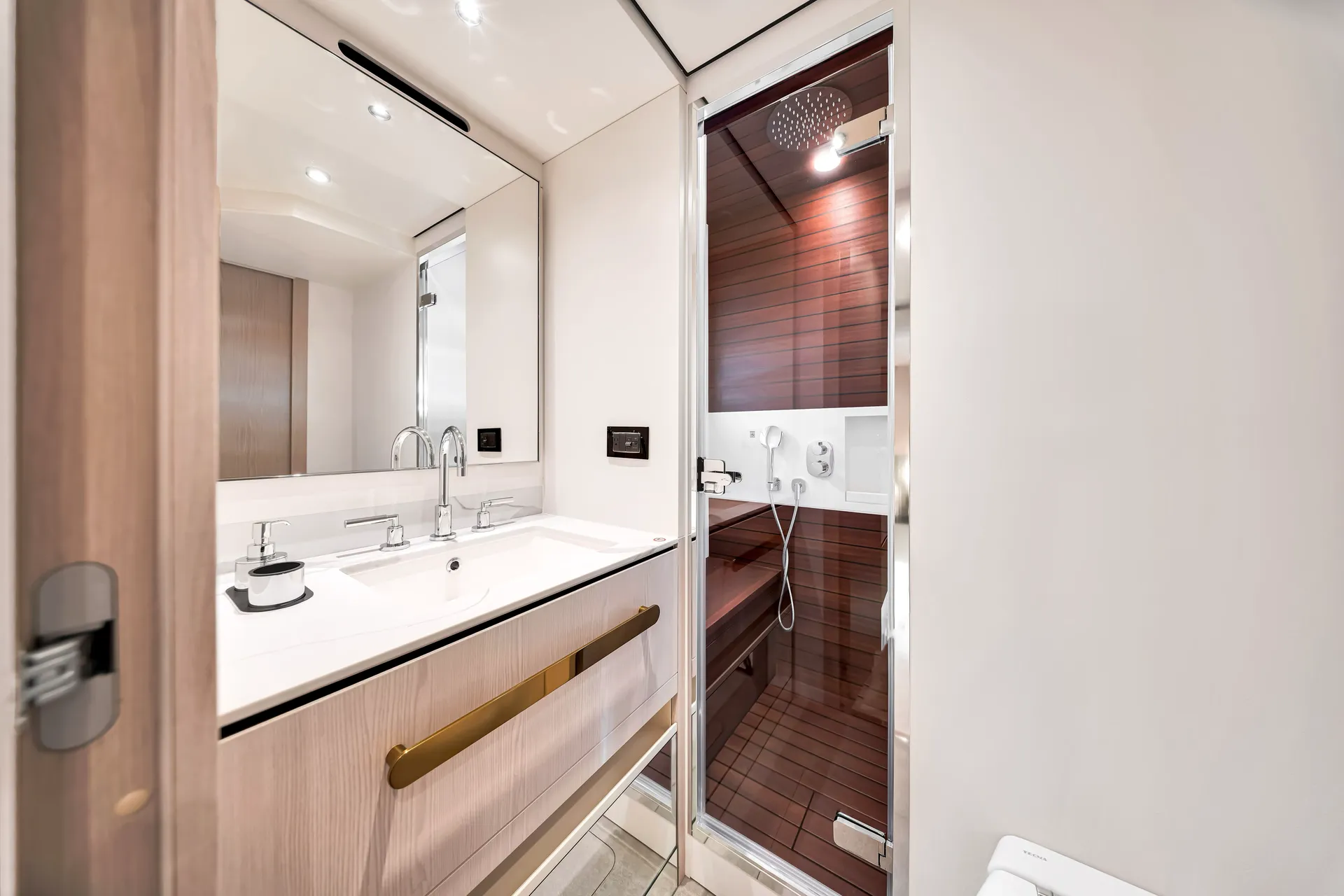 Azimut 80 Flybridge in Pompano Beach, FL — photo 4
