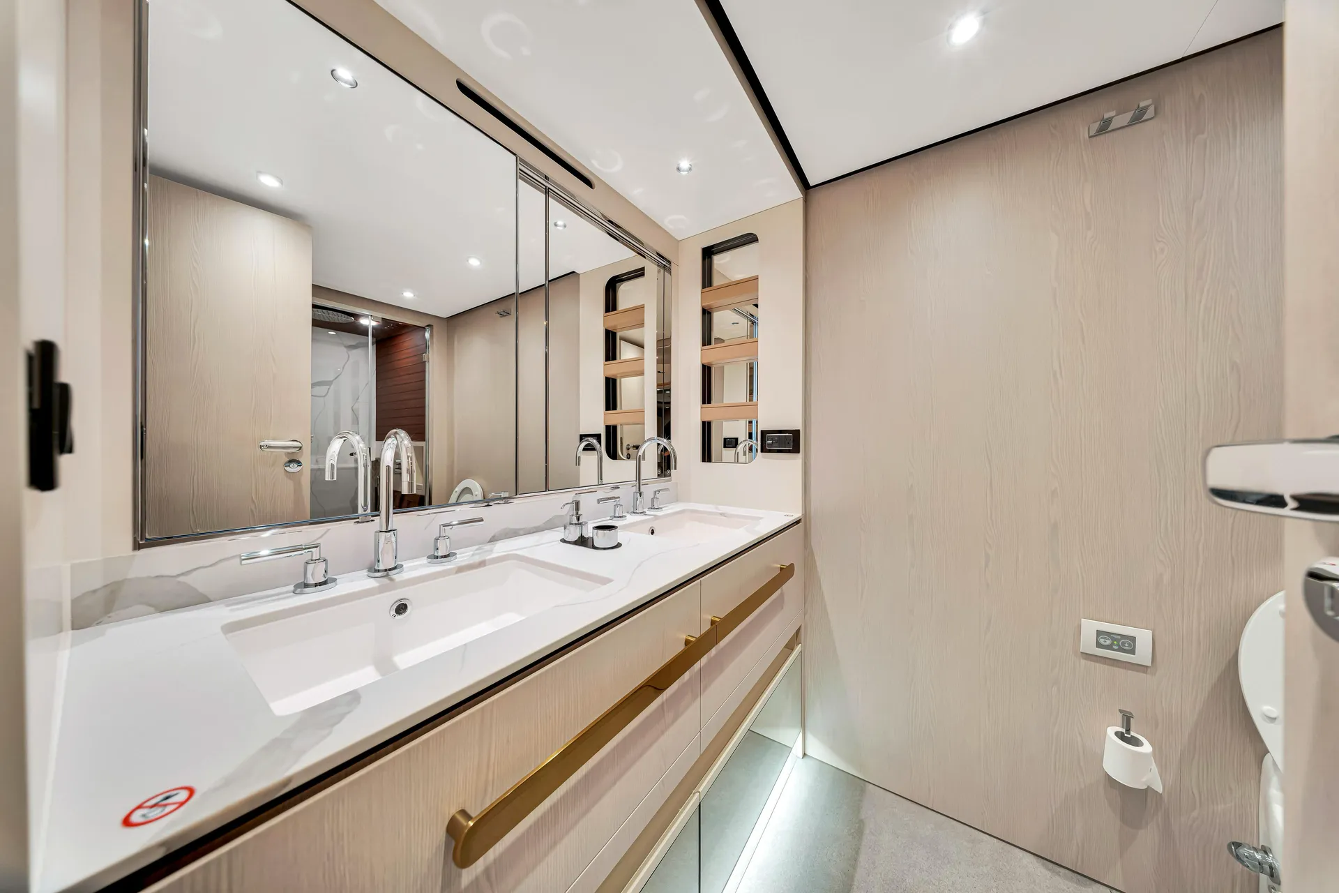 Azimut 80 Flybridge in Pompano Beach, FL — photo 8