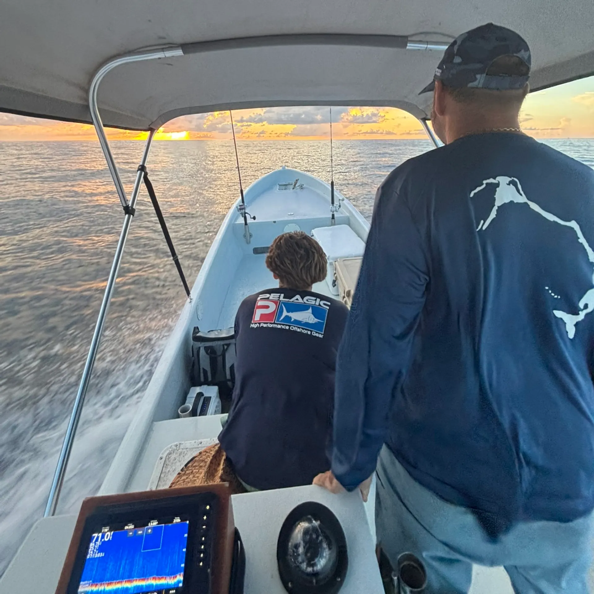 23’ Avid Marine Panga: Shallow-Water Fishing & Sandbar Adventures