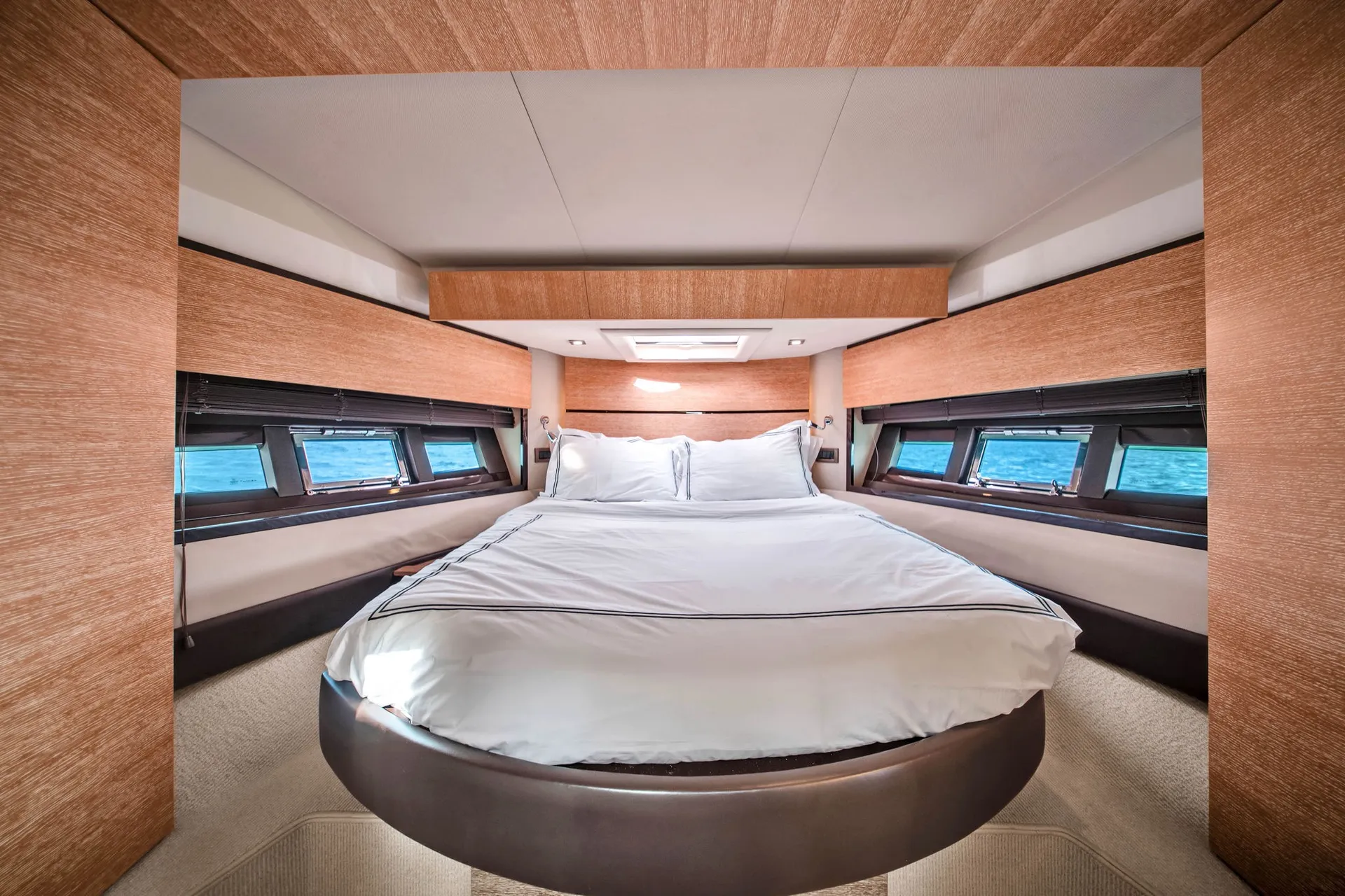 Miami Flybridge Escape — 48ft Azimut Cruise, Sandbar & Floating Lounge