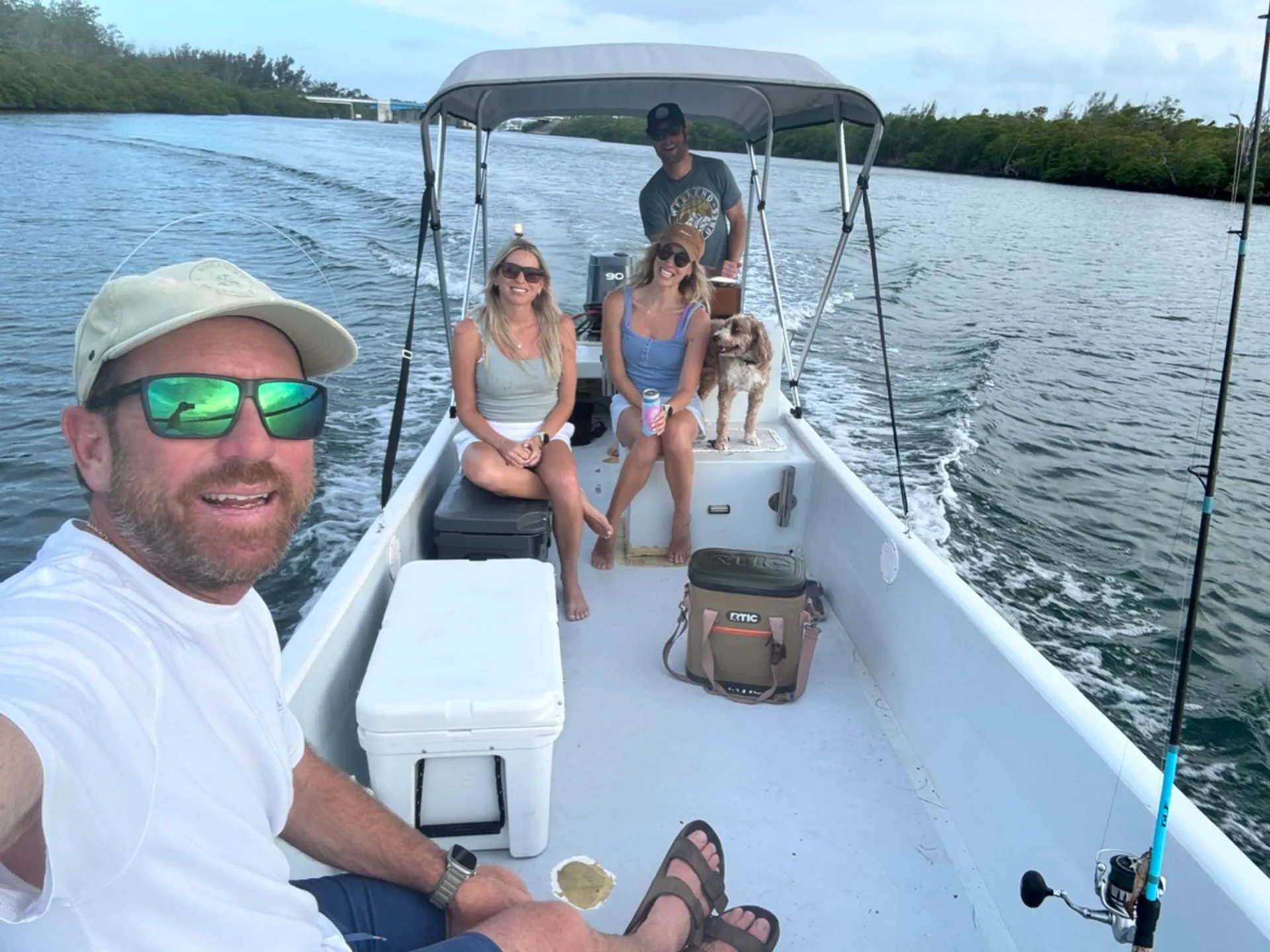 23’ Avid Marine Panga: Shallow-Water Fishing & Sandbar Adventures
