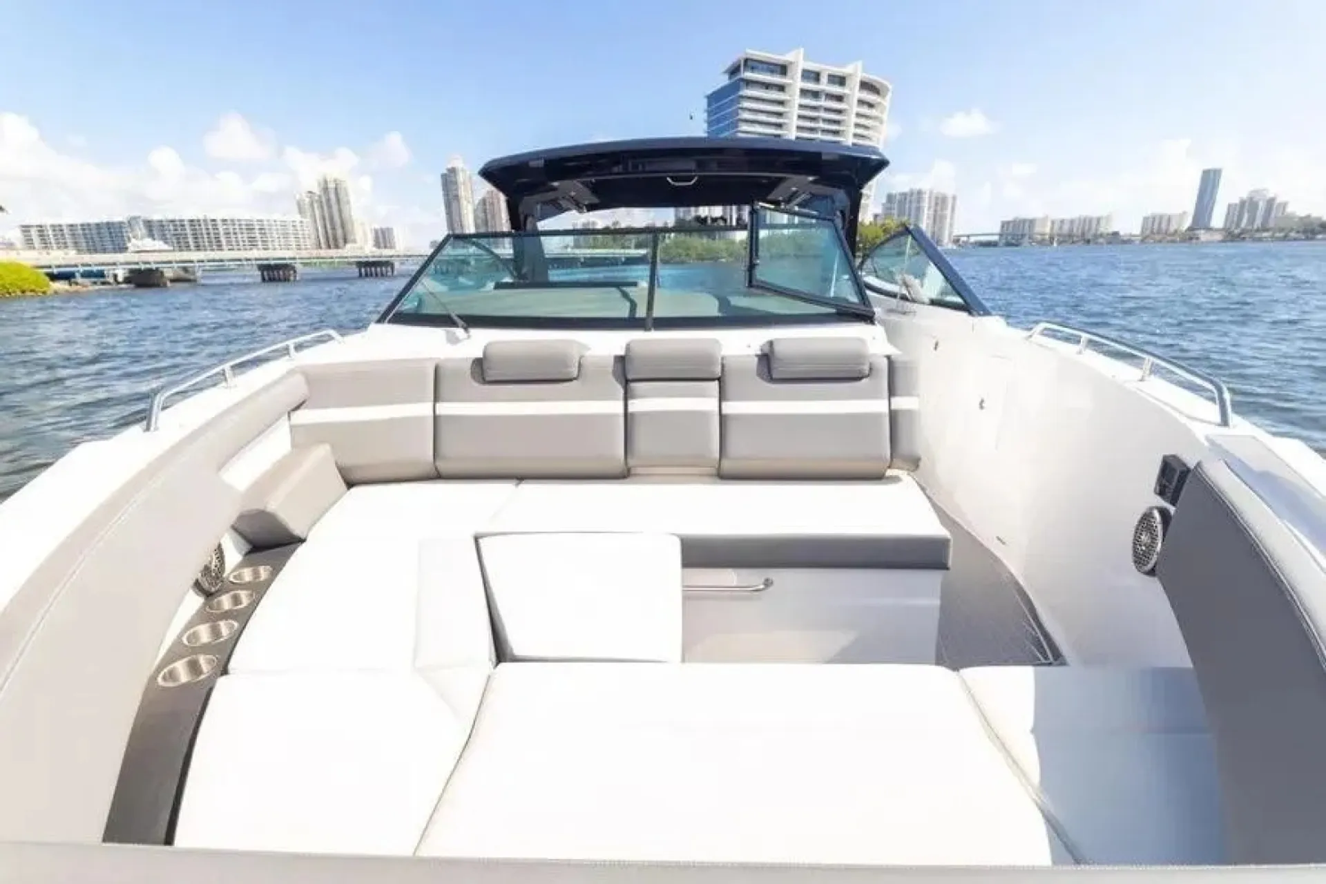 38’ Cruisers Yachts 38 GLS — Luxury, Power & Coastal Cruising