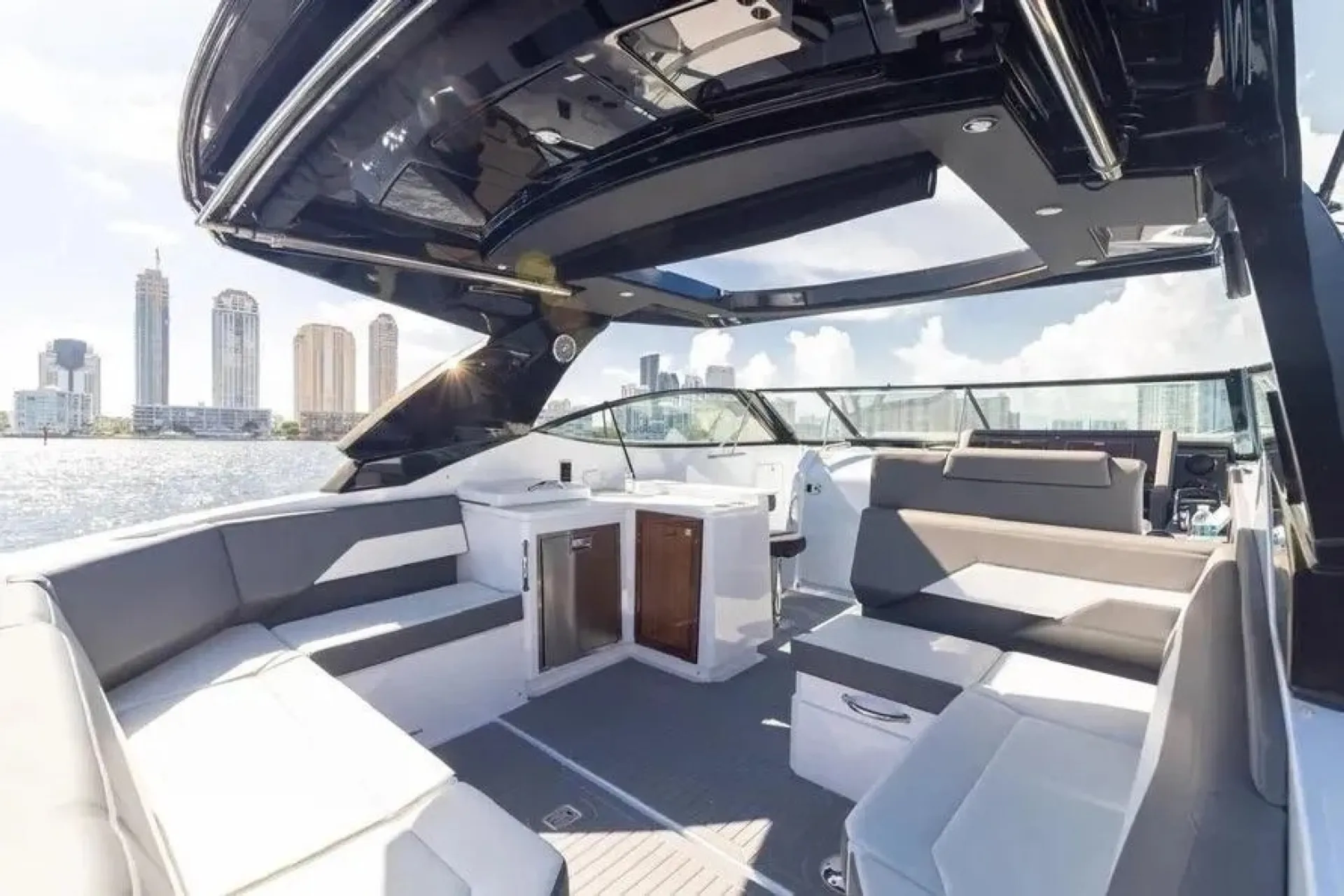 38’ Cruisers Yachts 38 GLS — Luxury, Power & Coastal Cruising