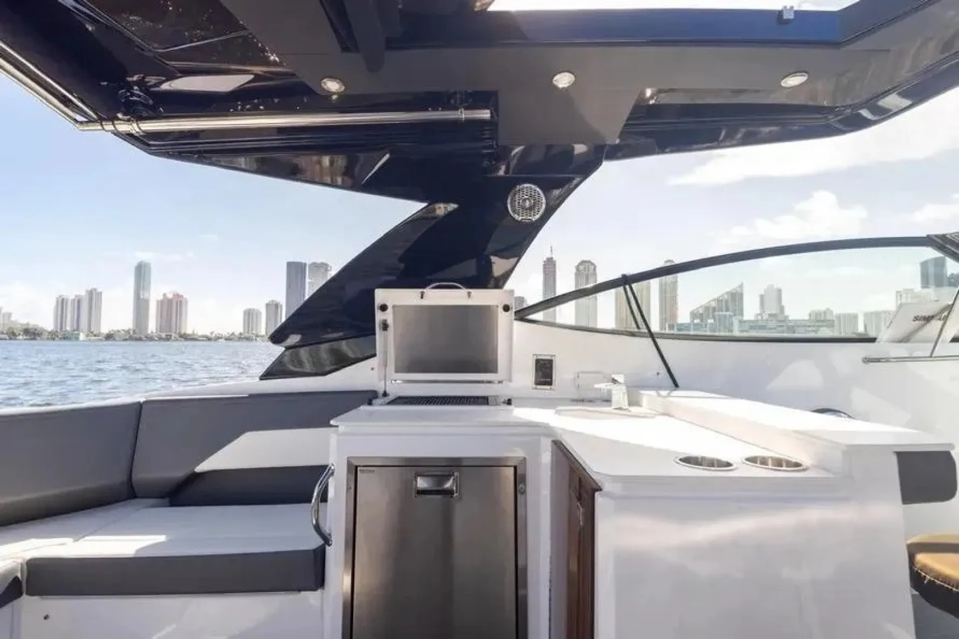 38’ Cruisers Yachts 38 GLS — Luxury, Power & Coastal Cruising