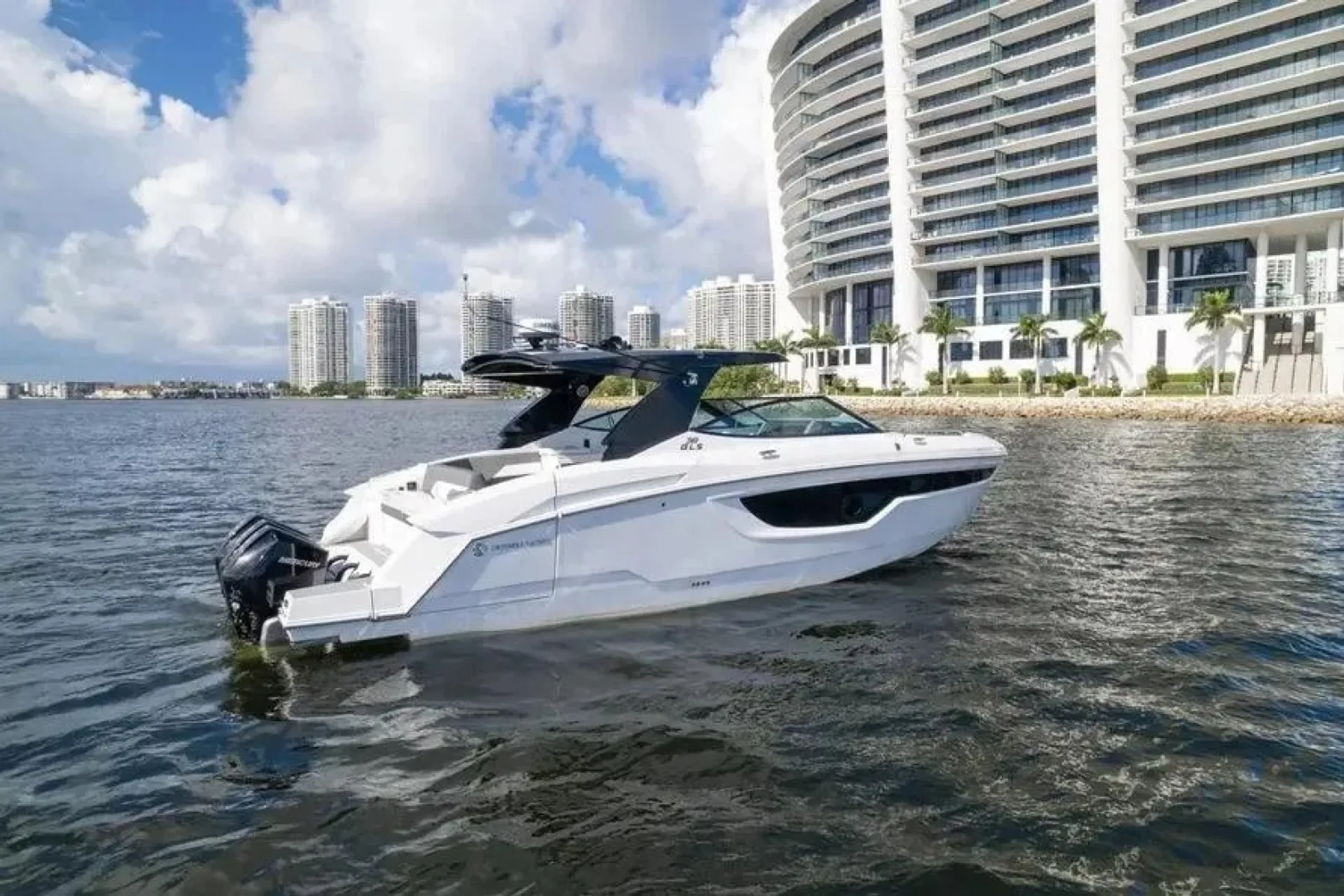 38’ Cruisers Yachts 38 GLS — Luxury, Power & Coastal Cruising